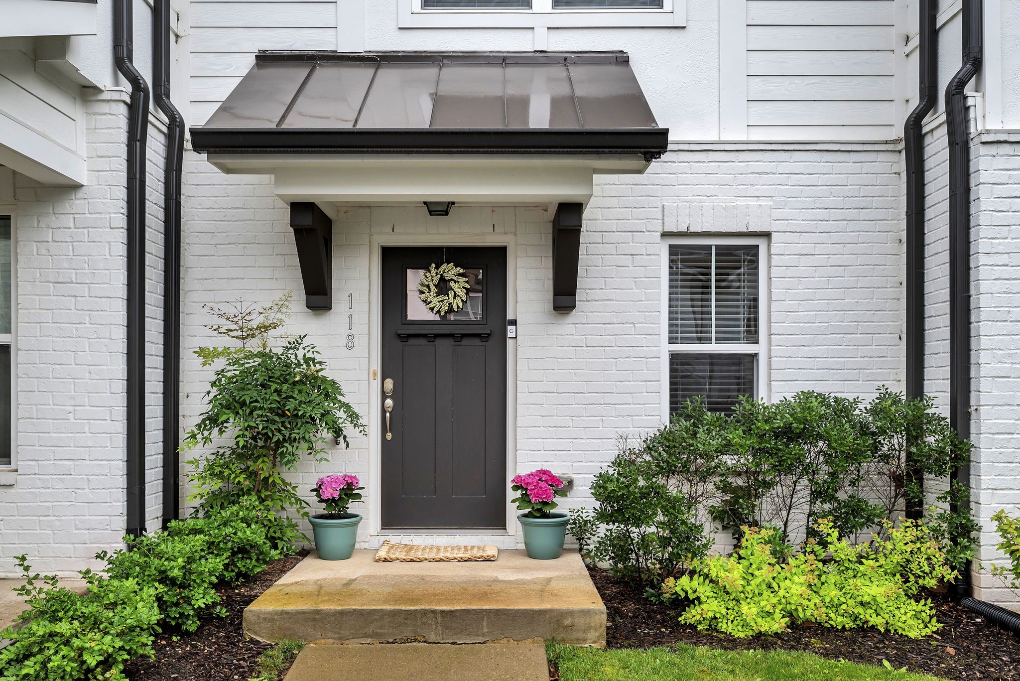118 W Mill Dr