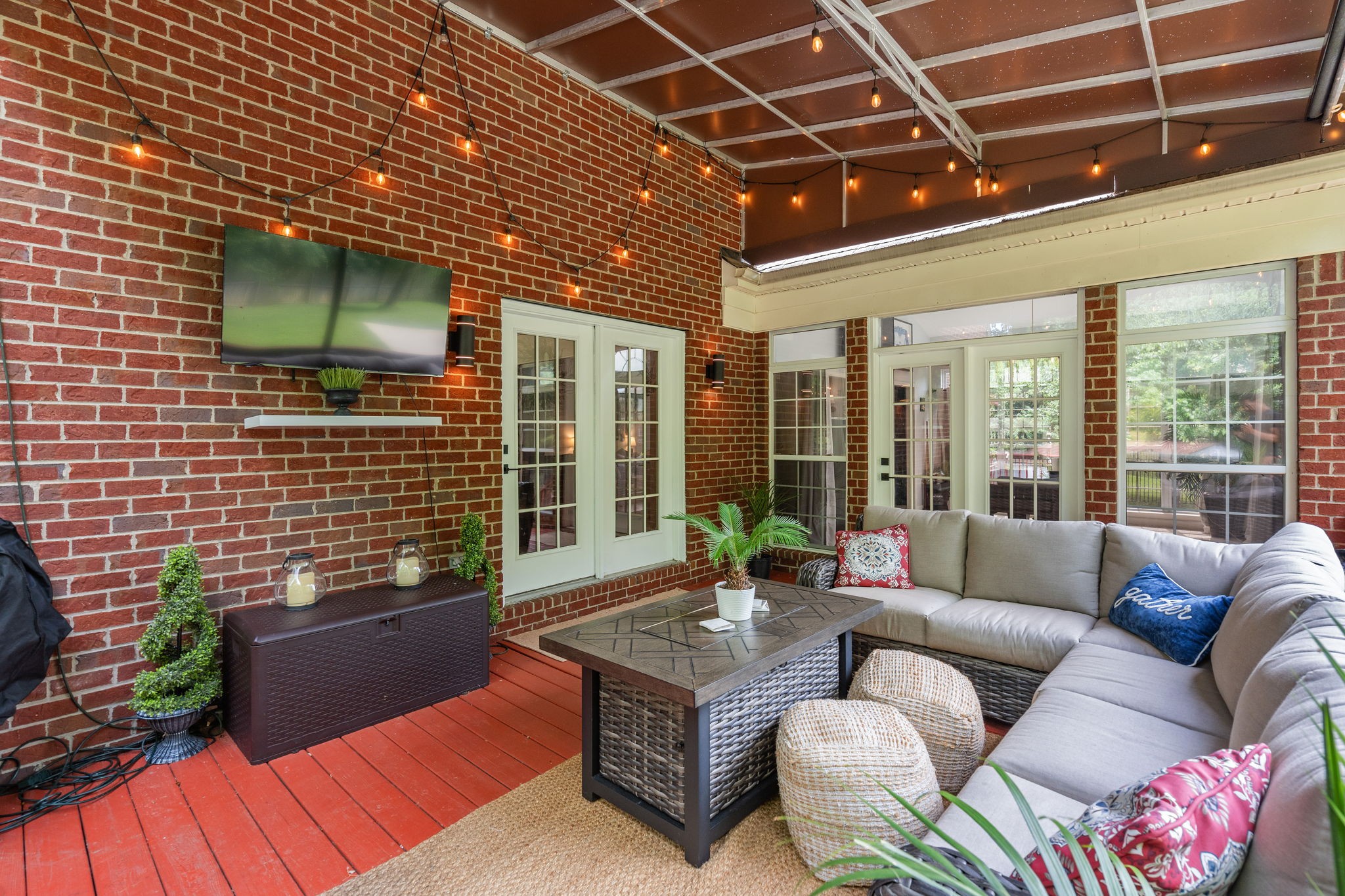 809 Century Oak Ct
