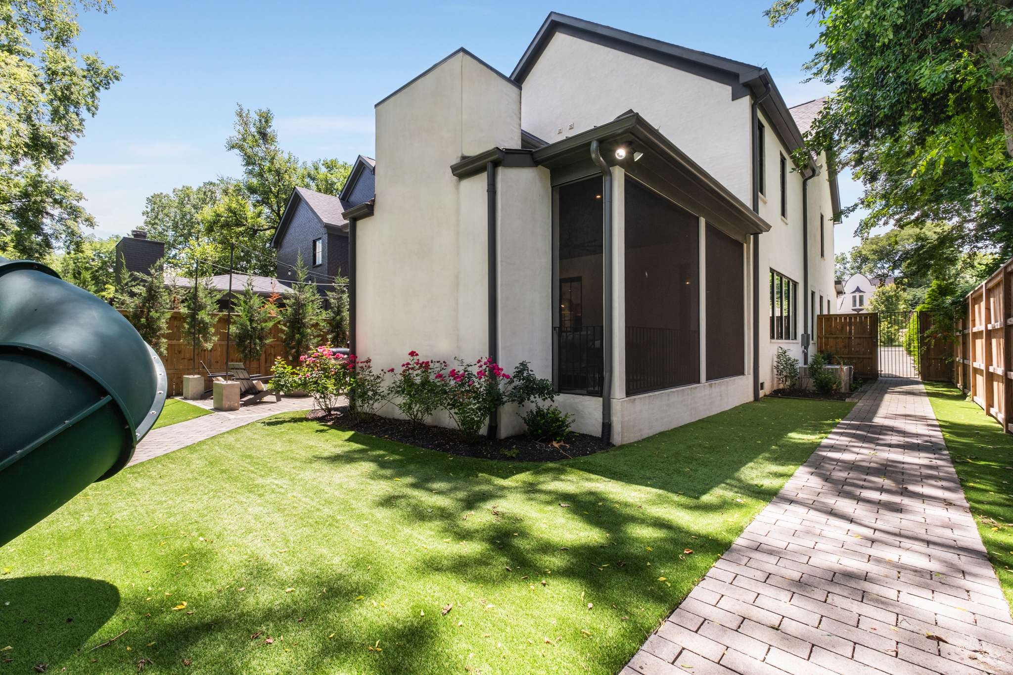 3424 Stokesmont Rd