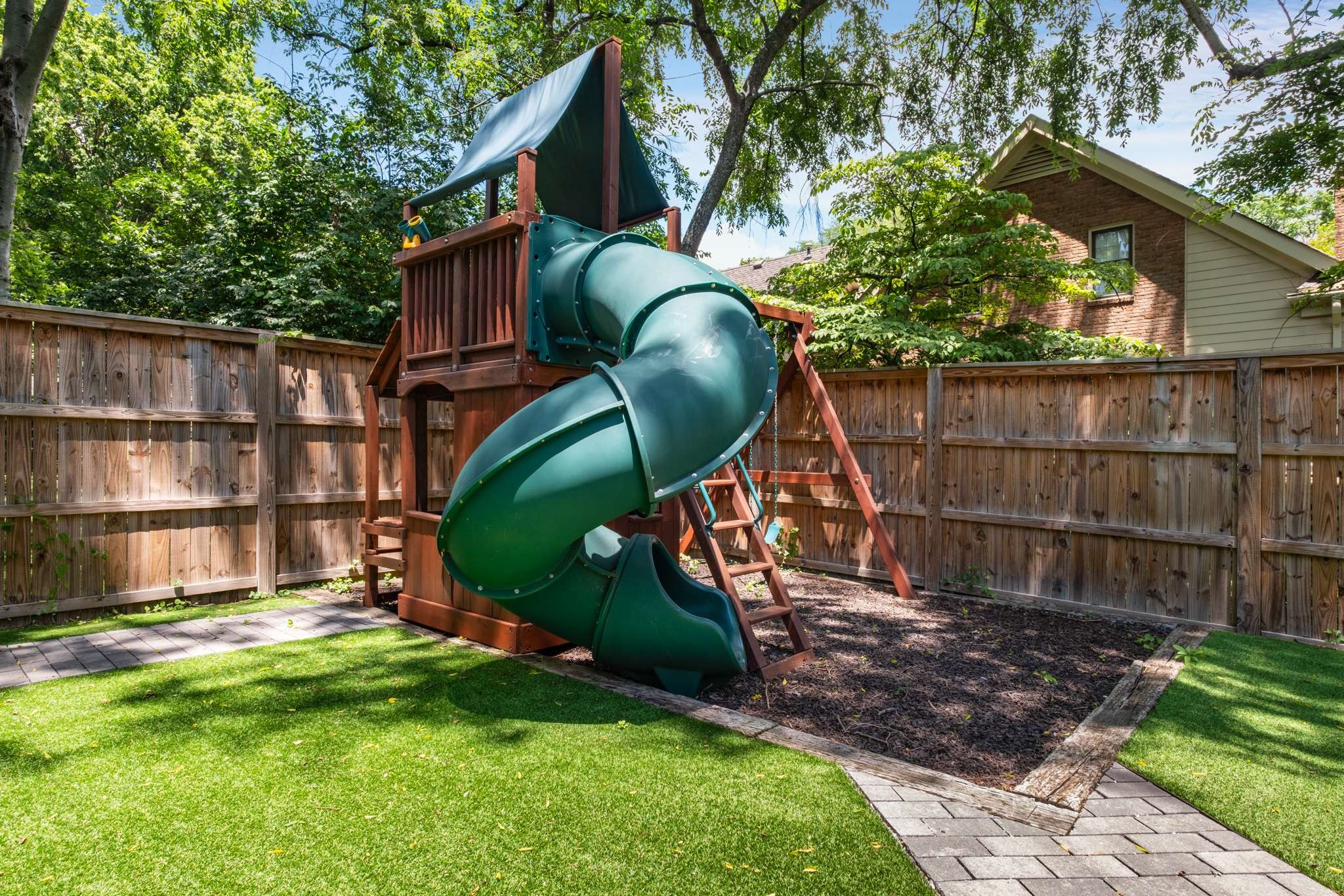 3424 Stokesmont Rd