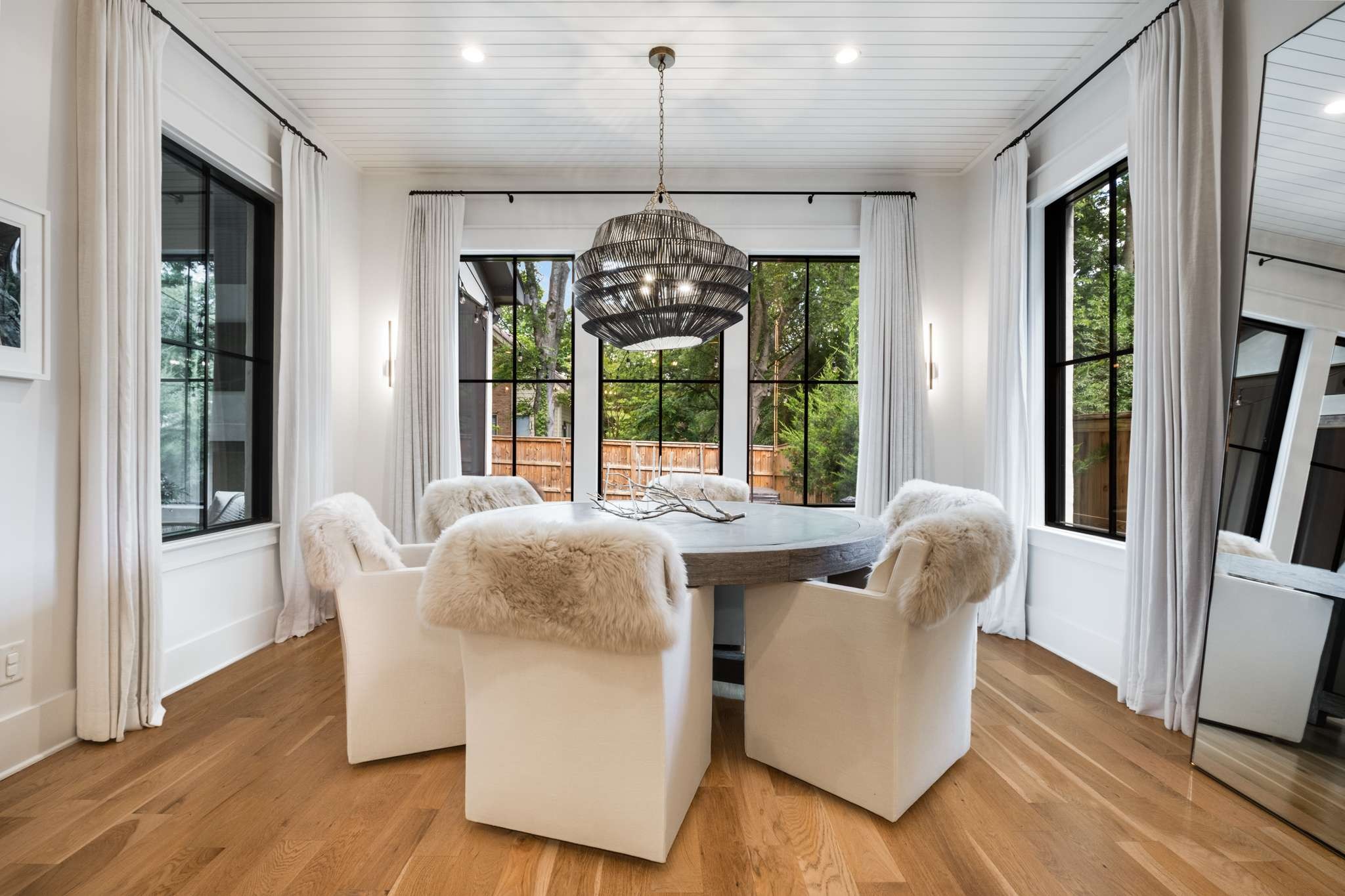 3424 Stokesmont Rd