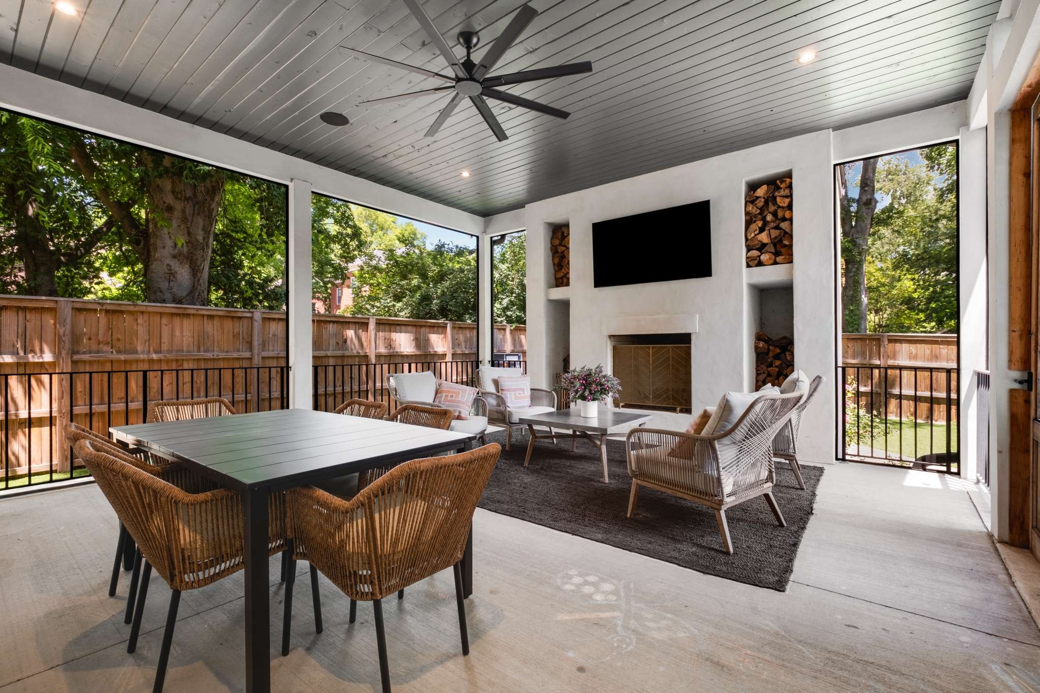 3424 Stokesmont Rd