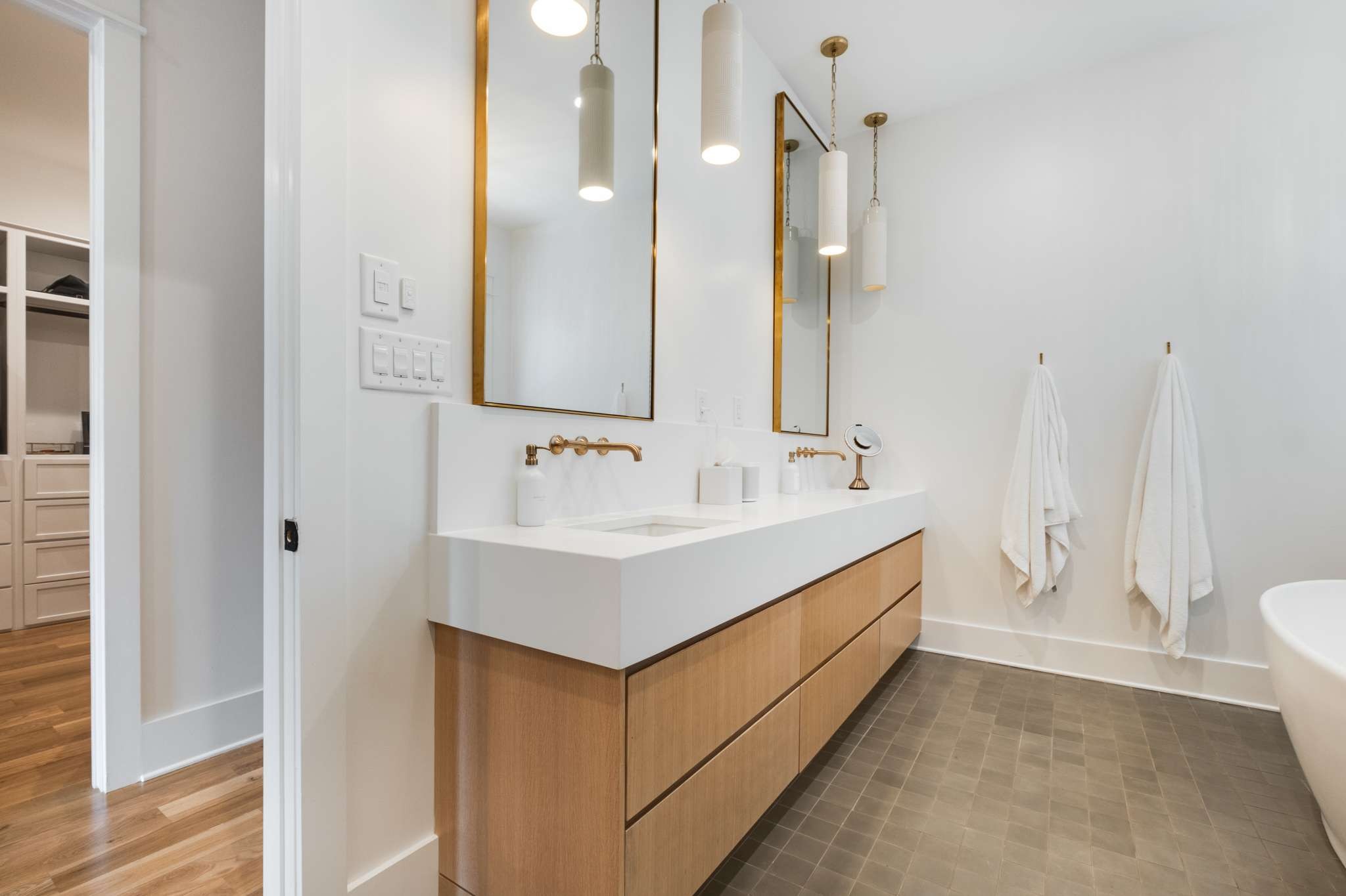 3424 Stokesmont Rd