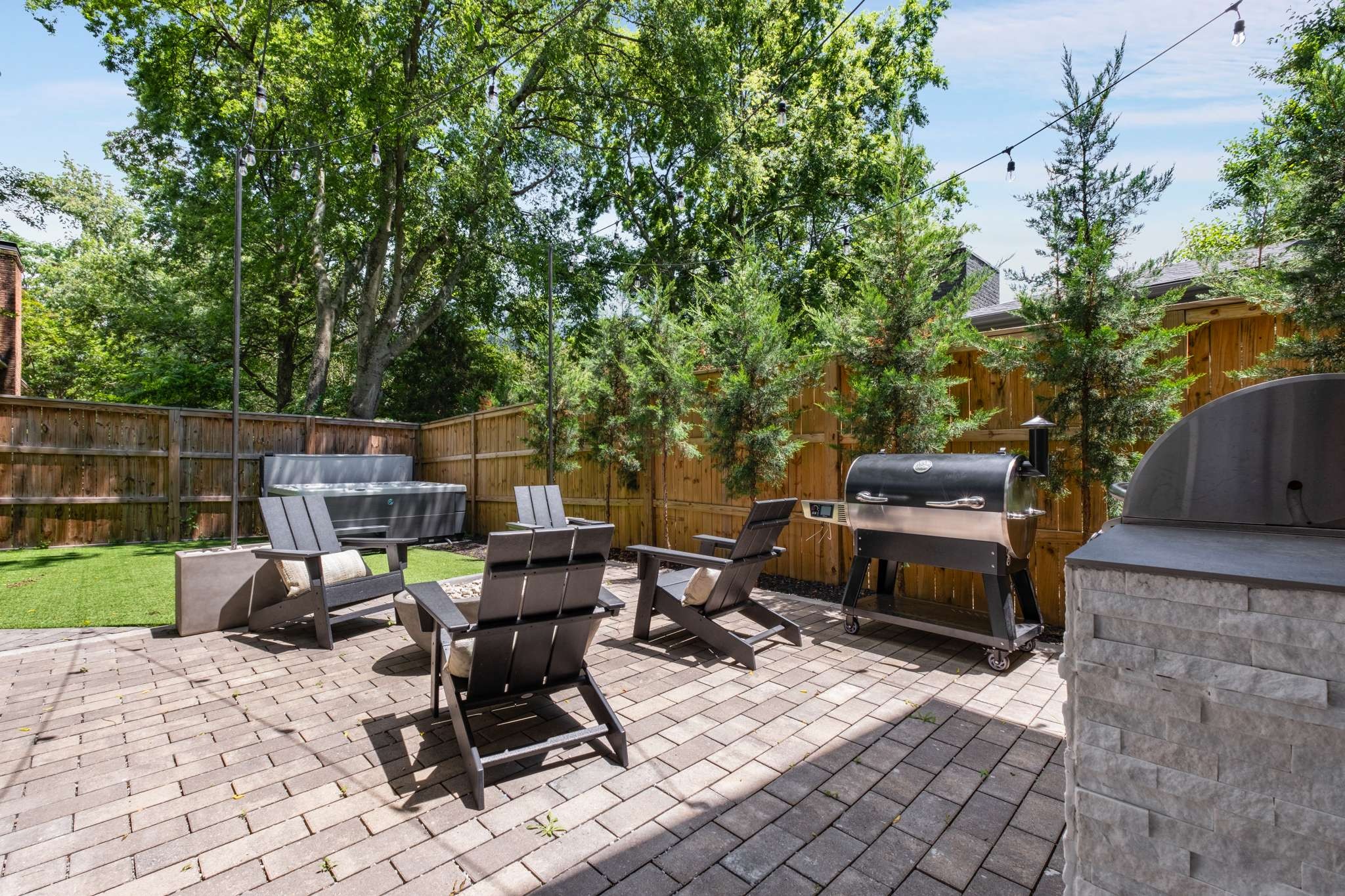 3424 Stokesmont Rd
