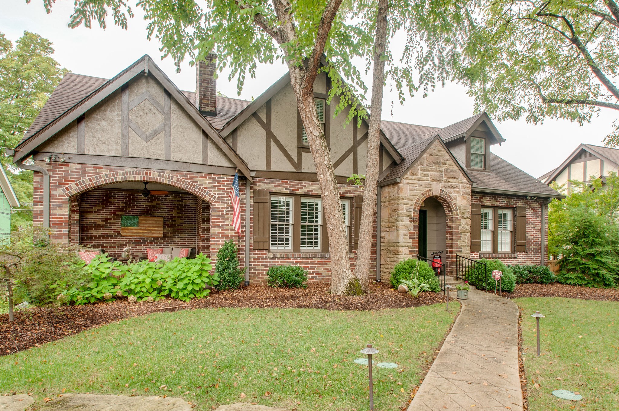 219 Lauderdale Rd