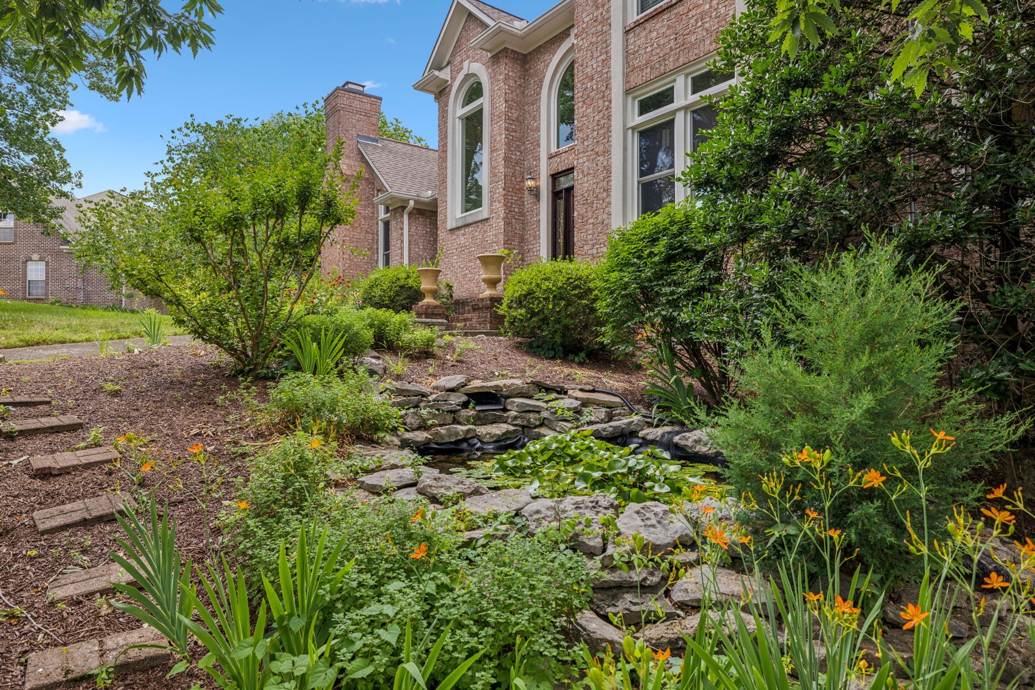 8106 Hilldale Dr