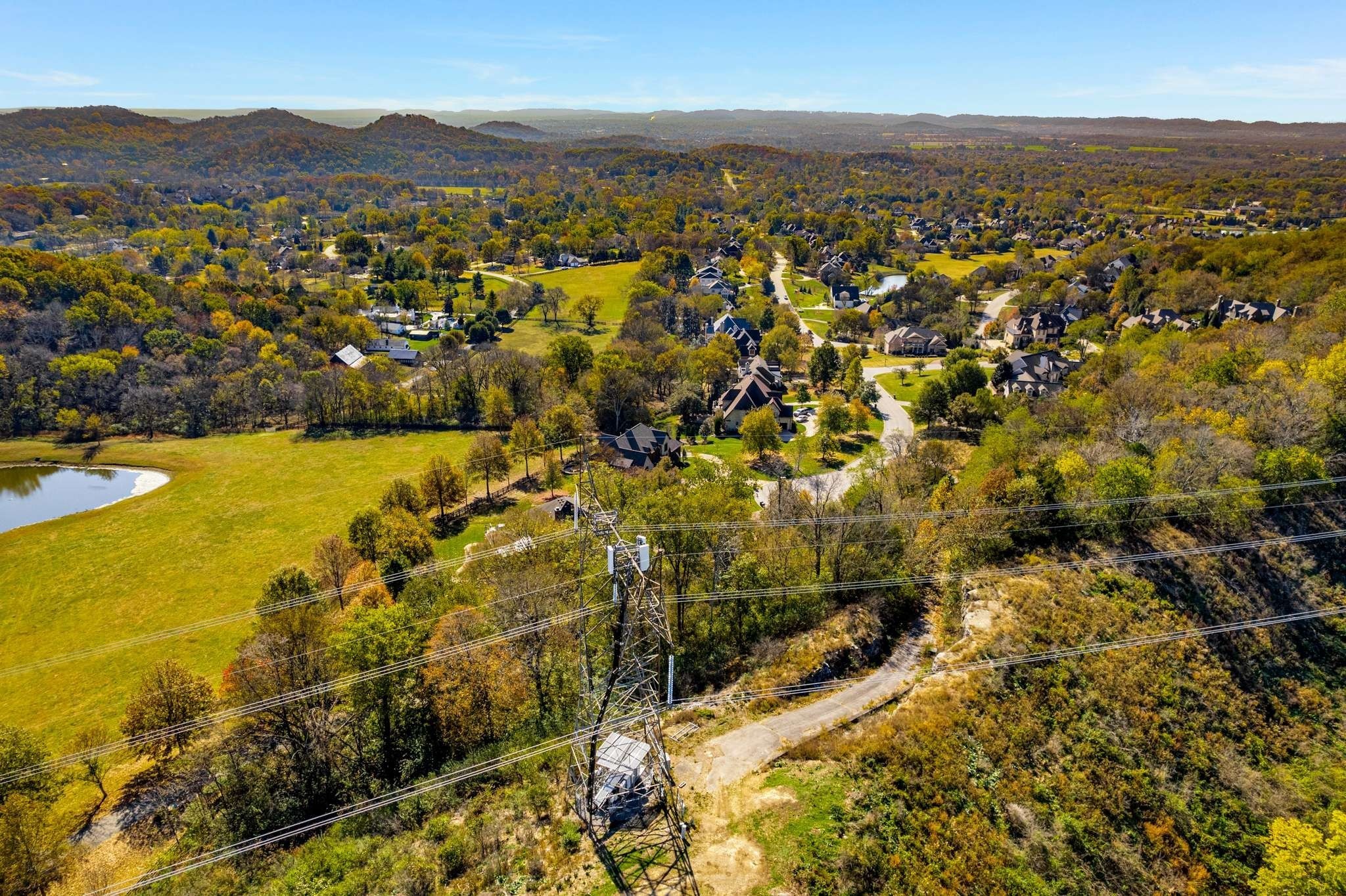 402 Lake Valley Dr