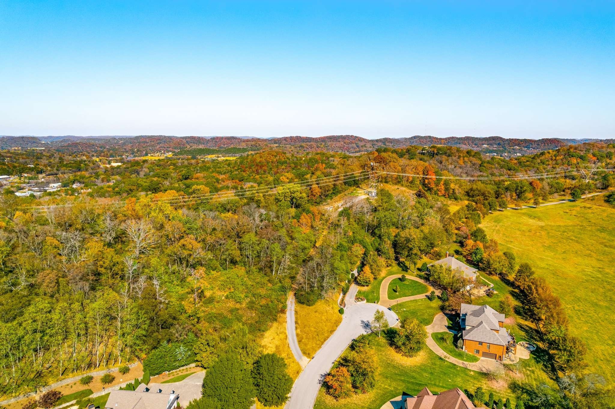 402 Lake Valley Dr
