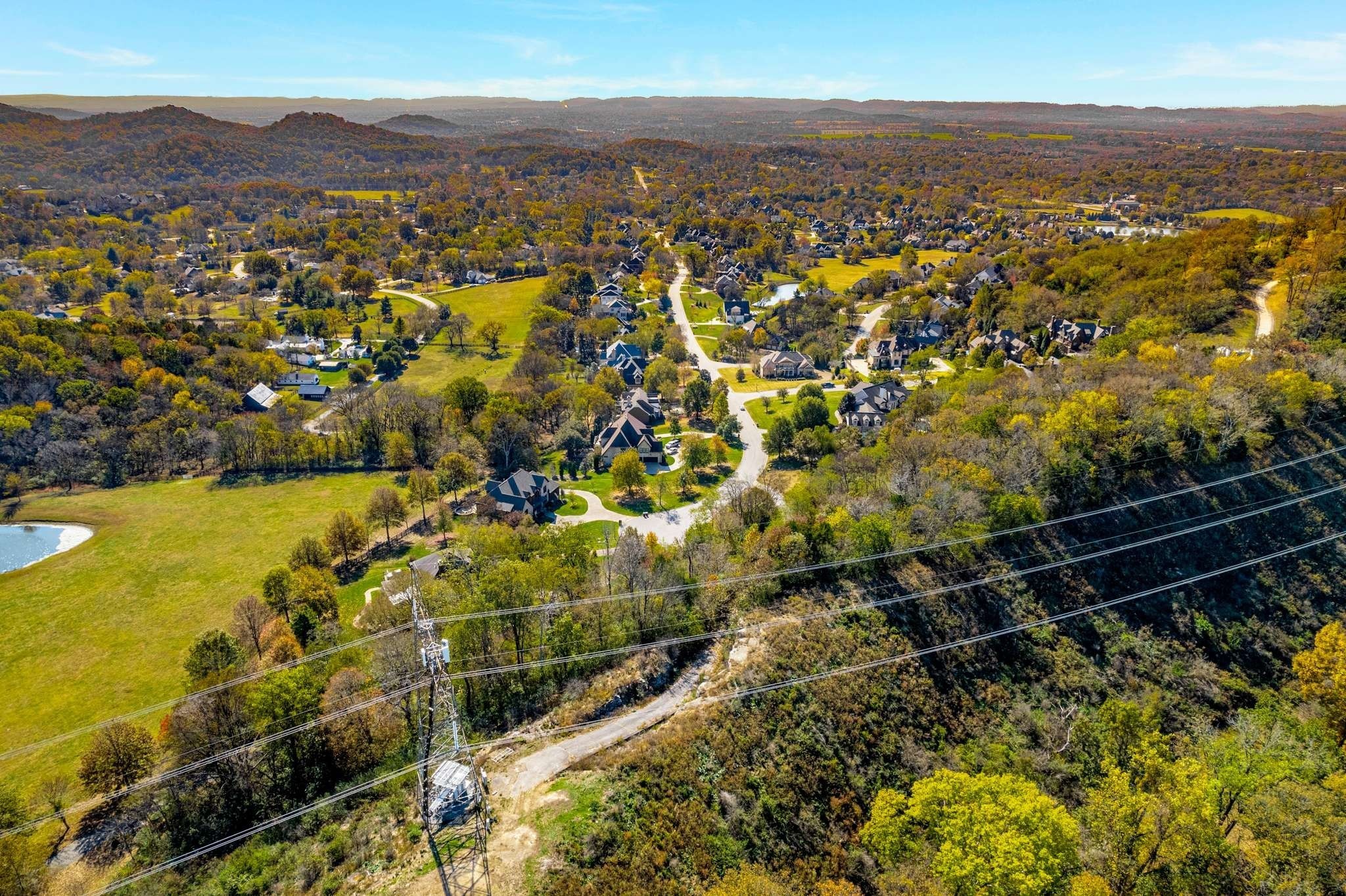 402 Lake Valley Dr