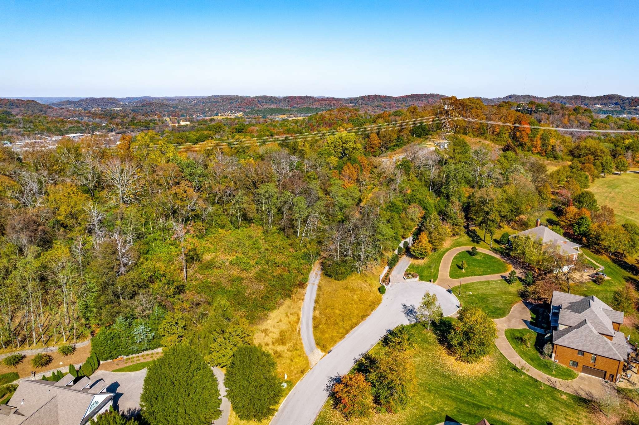 402 Lake Valley Dr