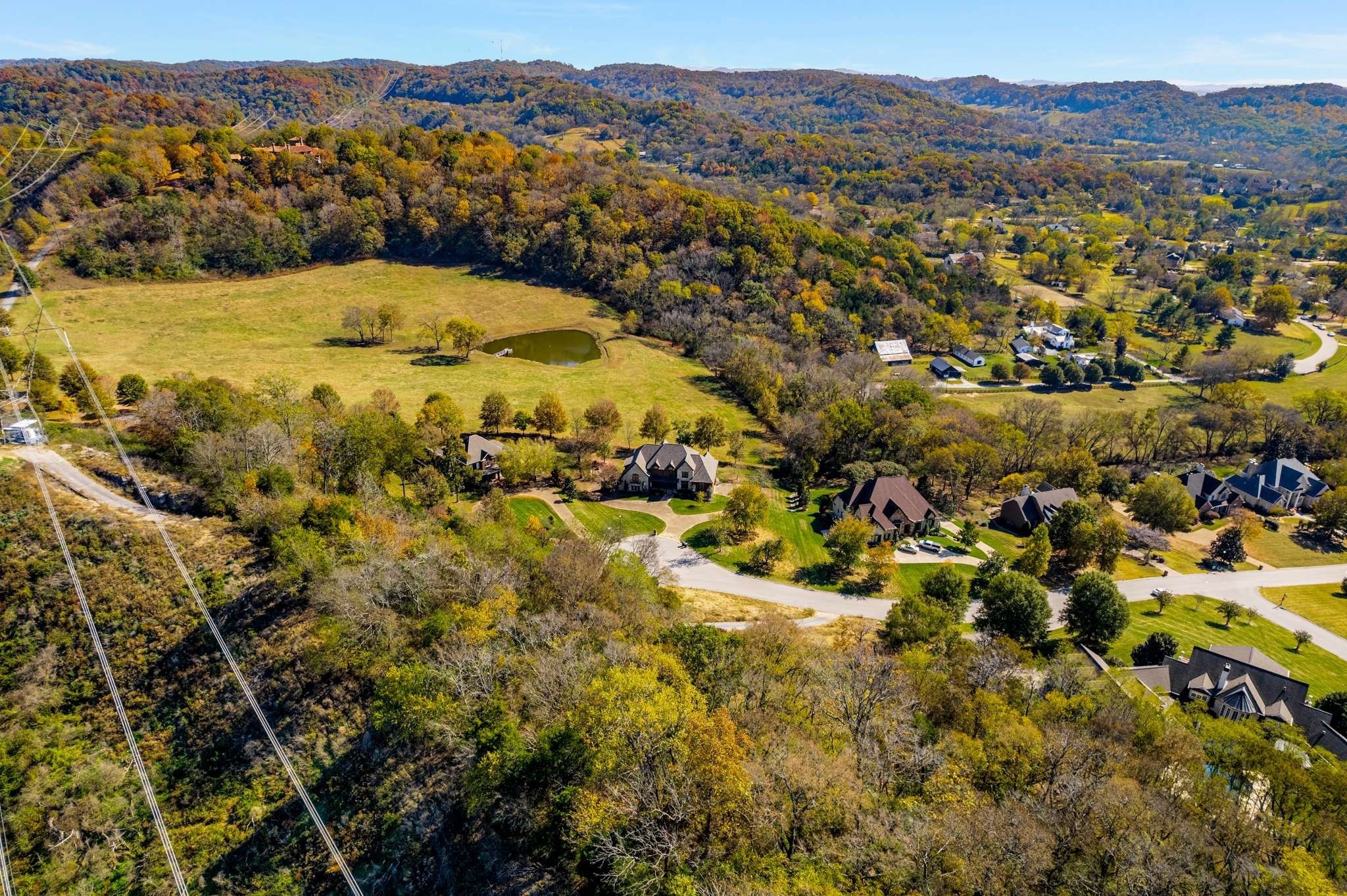 402 Lake Valley Dr