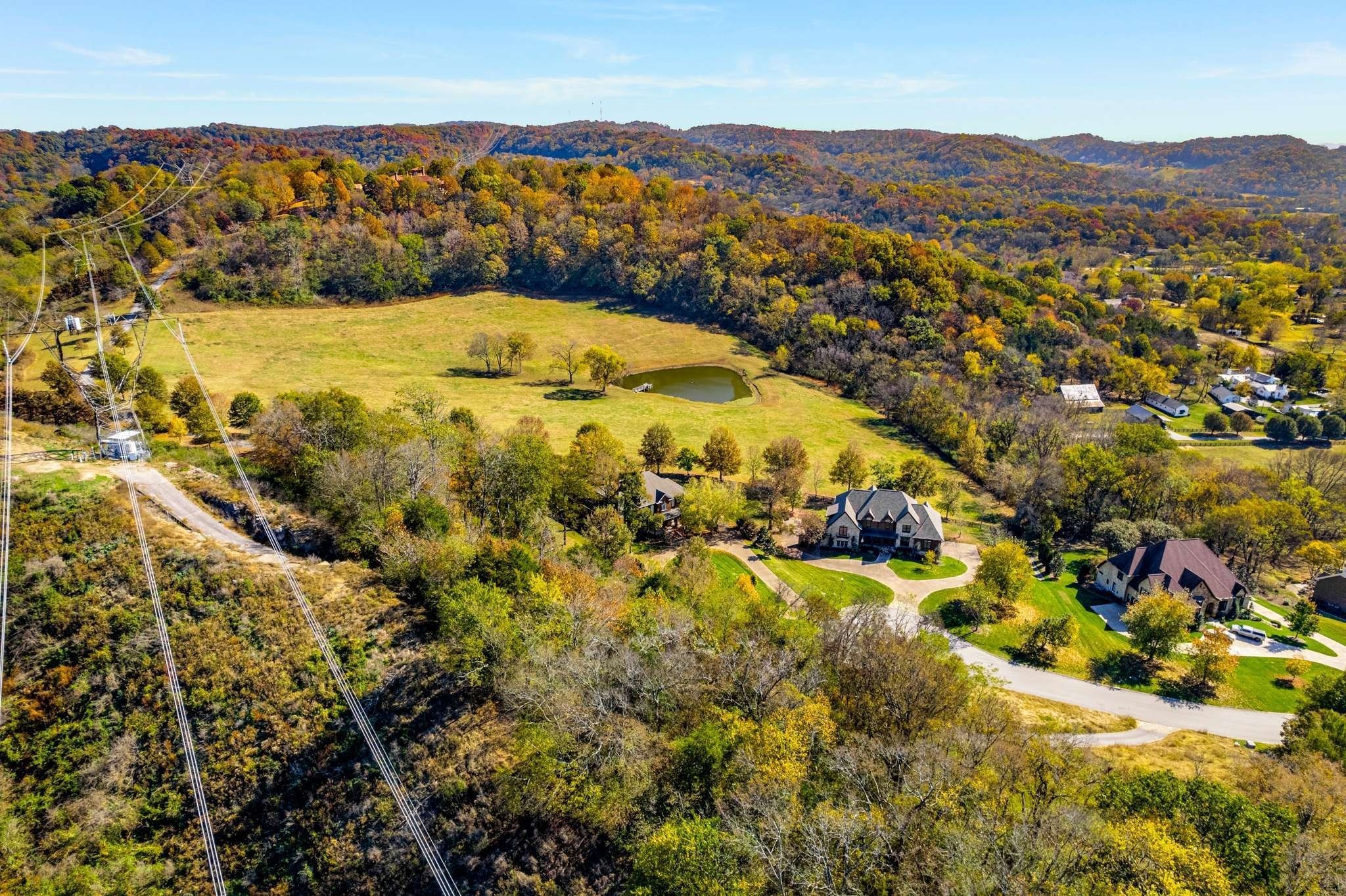402 Lake Valley Dr