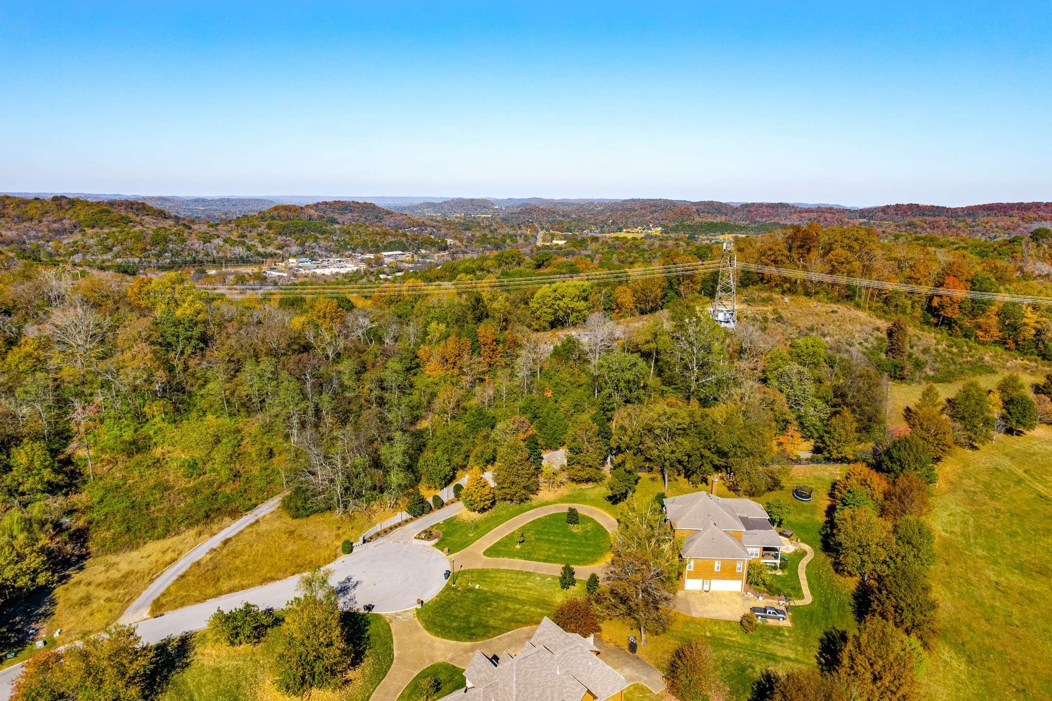 402 Lake Valley Dr
