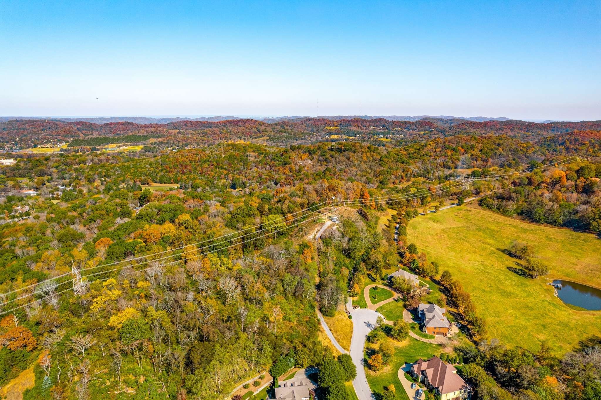 402 Lake Valley Dr