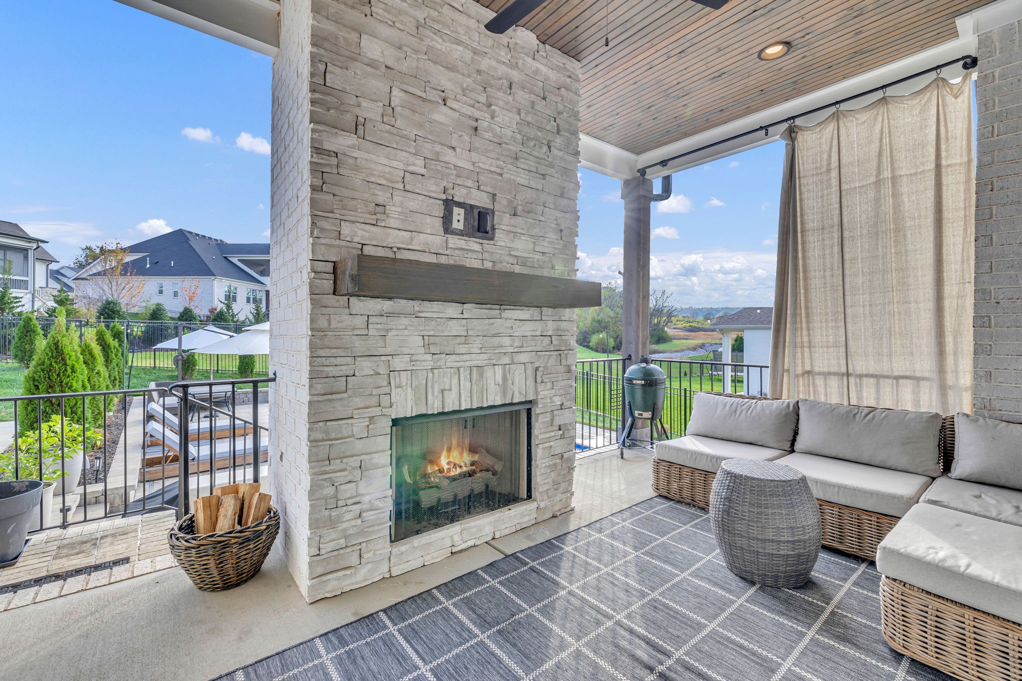 2109 Burgin Dr