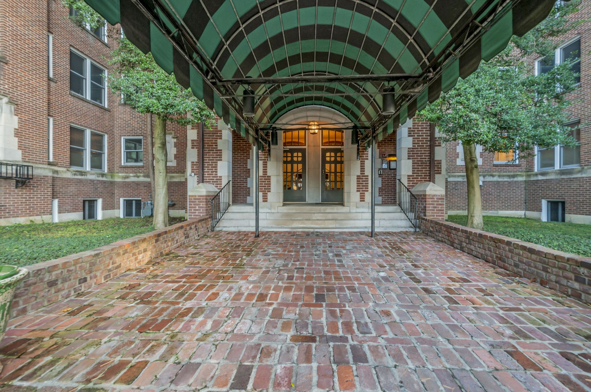 4225 Harding Pike Unit: 105