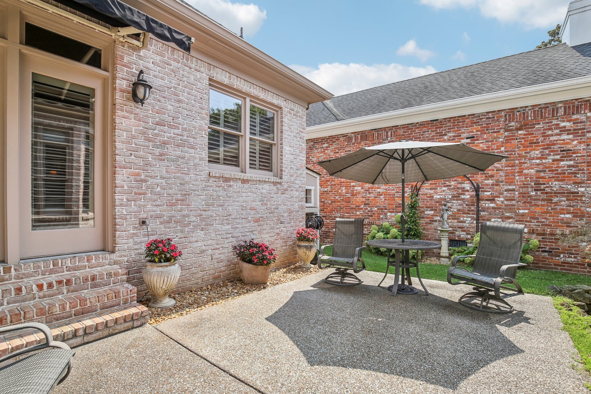 420 Prestwick Ct