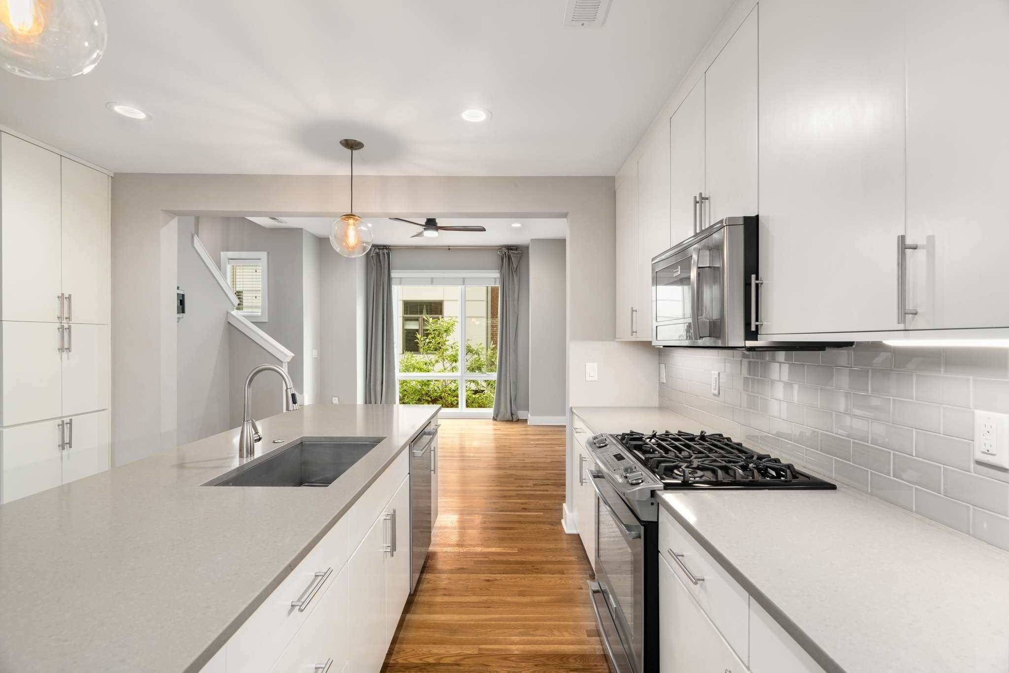 1004 Russell St Unit: 4