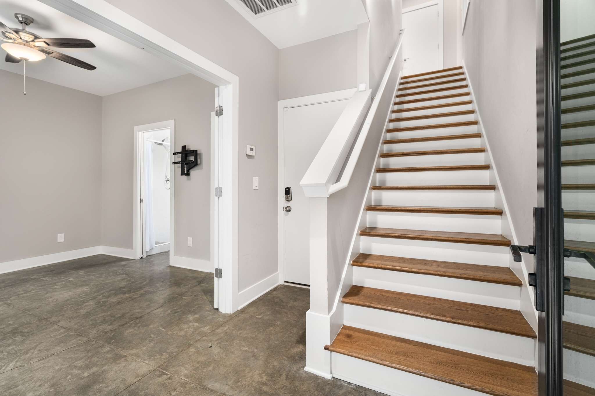 1004 Russell St Unit: 4