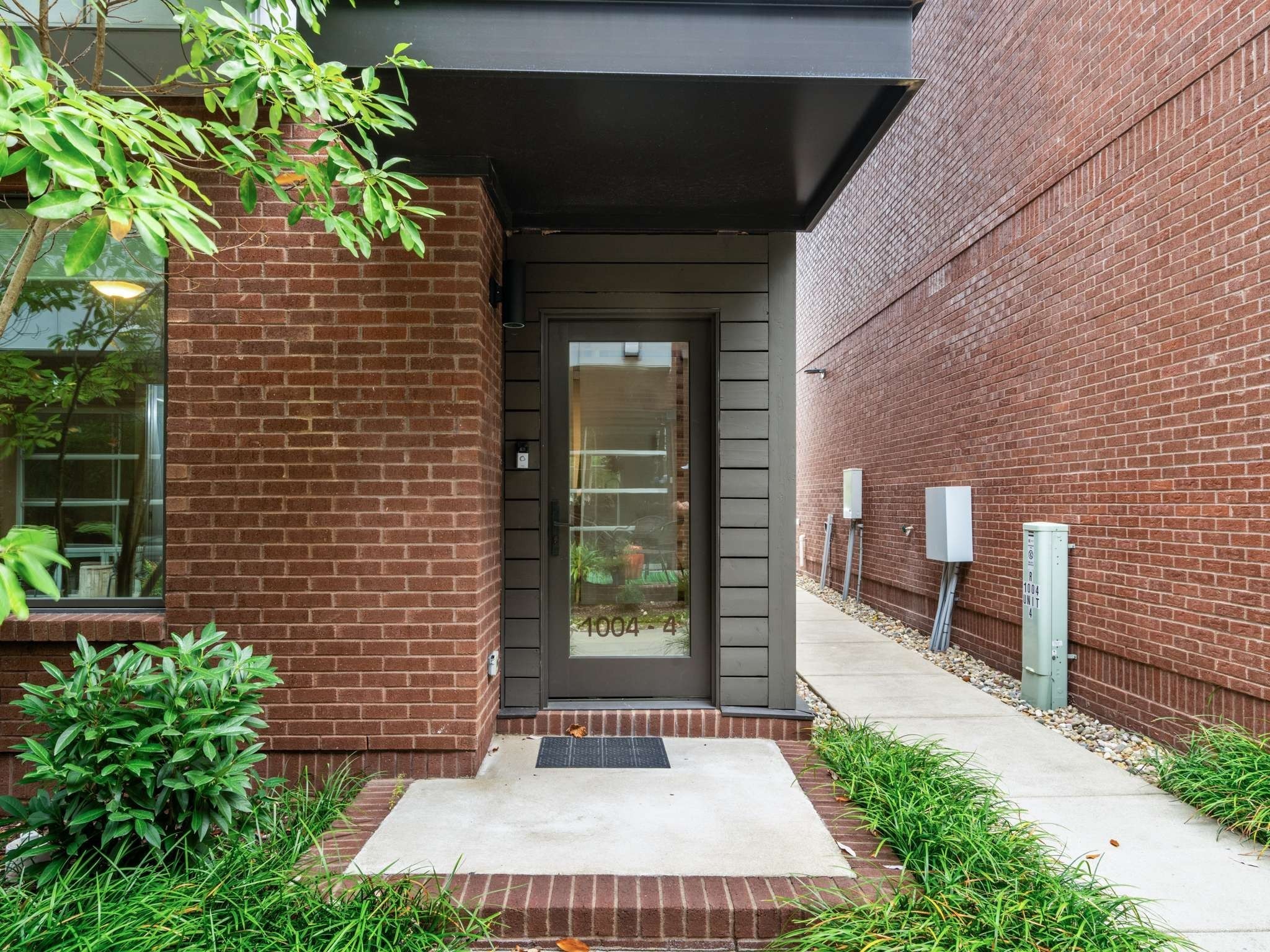1004 Russell St Unit: 4
