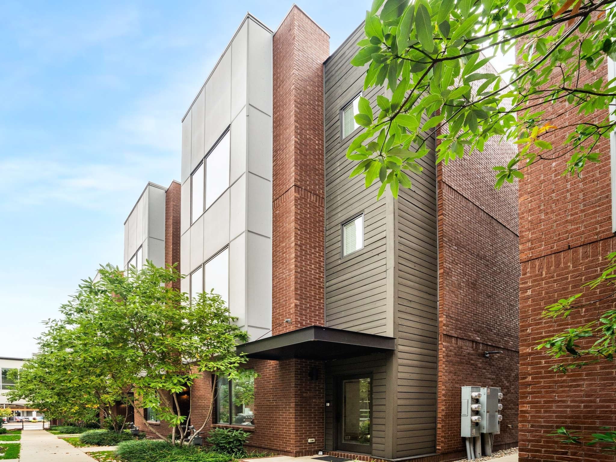 1004 Russell St Unit: 4