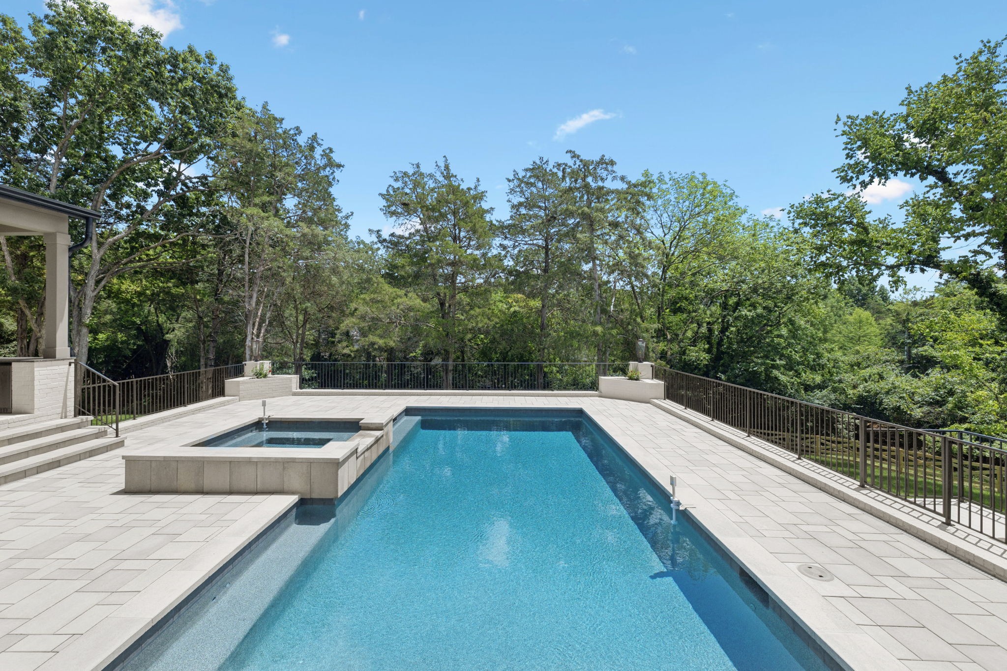 4530 Everett Dr
