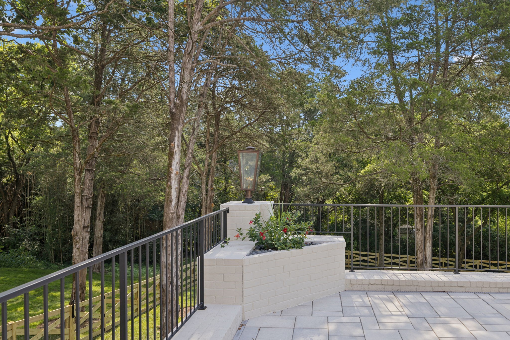 4530 Everett Dr