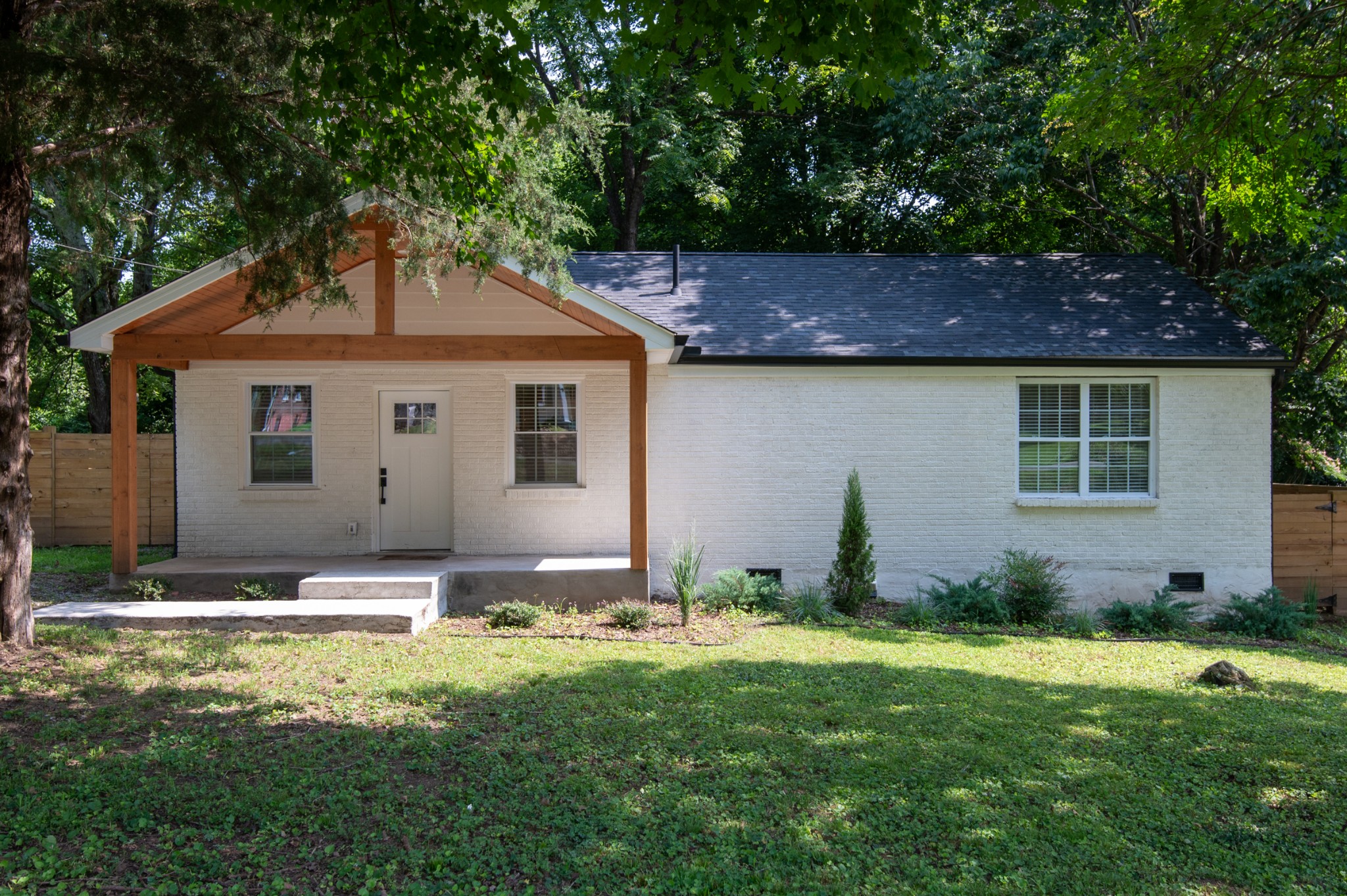 2309 Shadow Ln