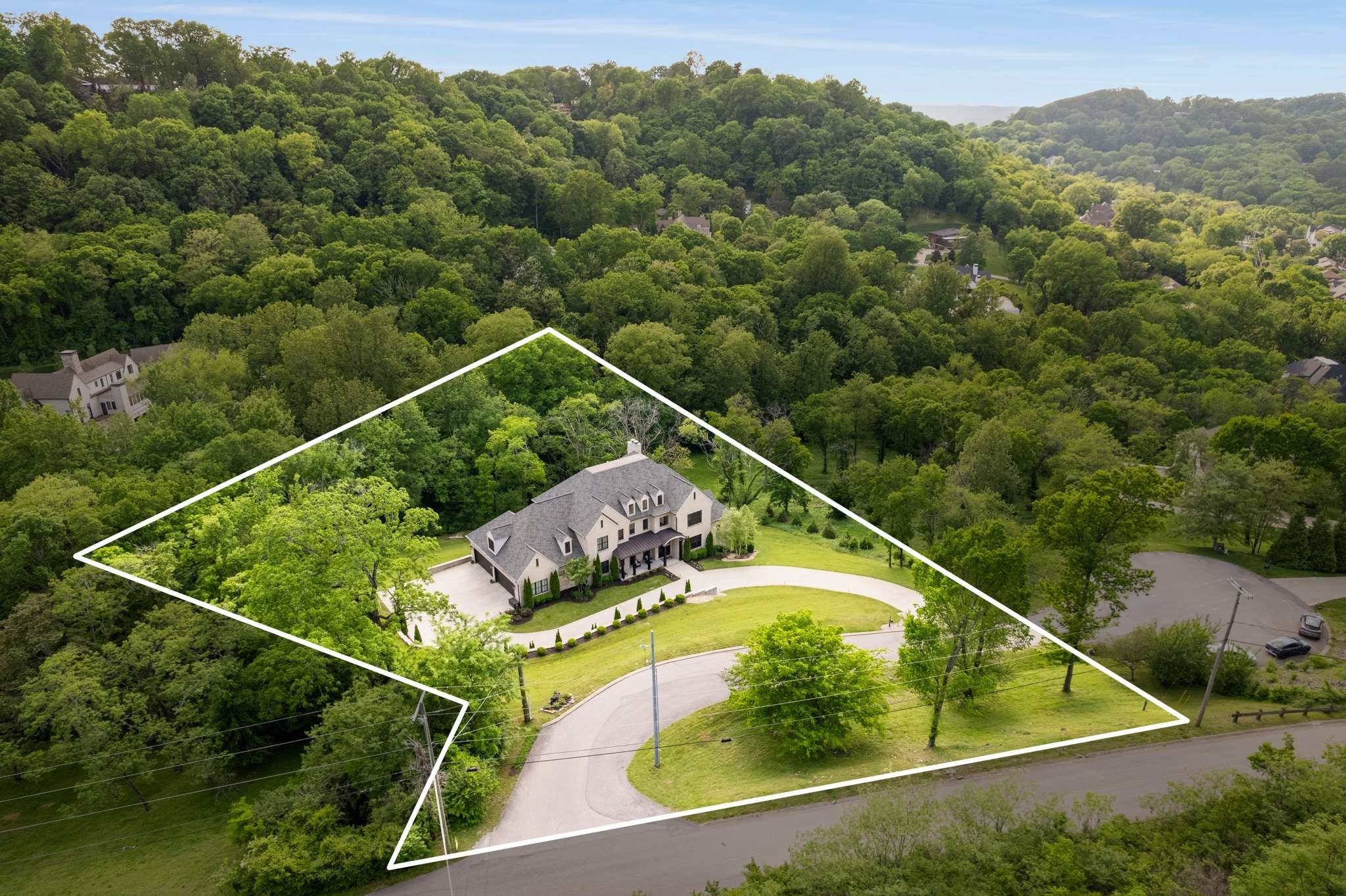 1236 Saxon Dr