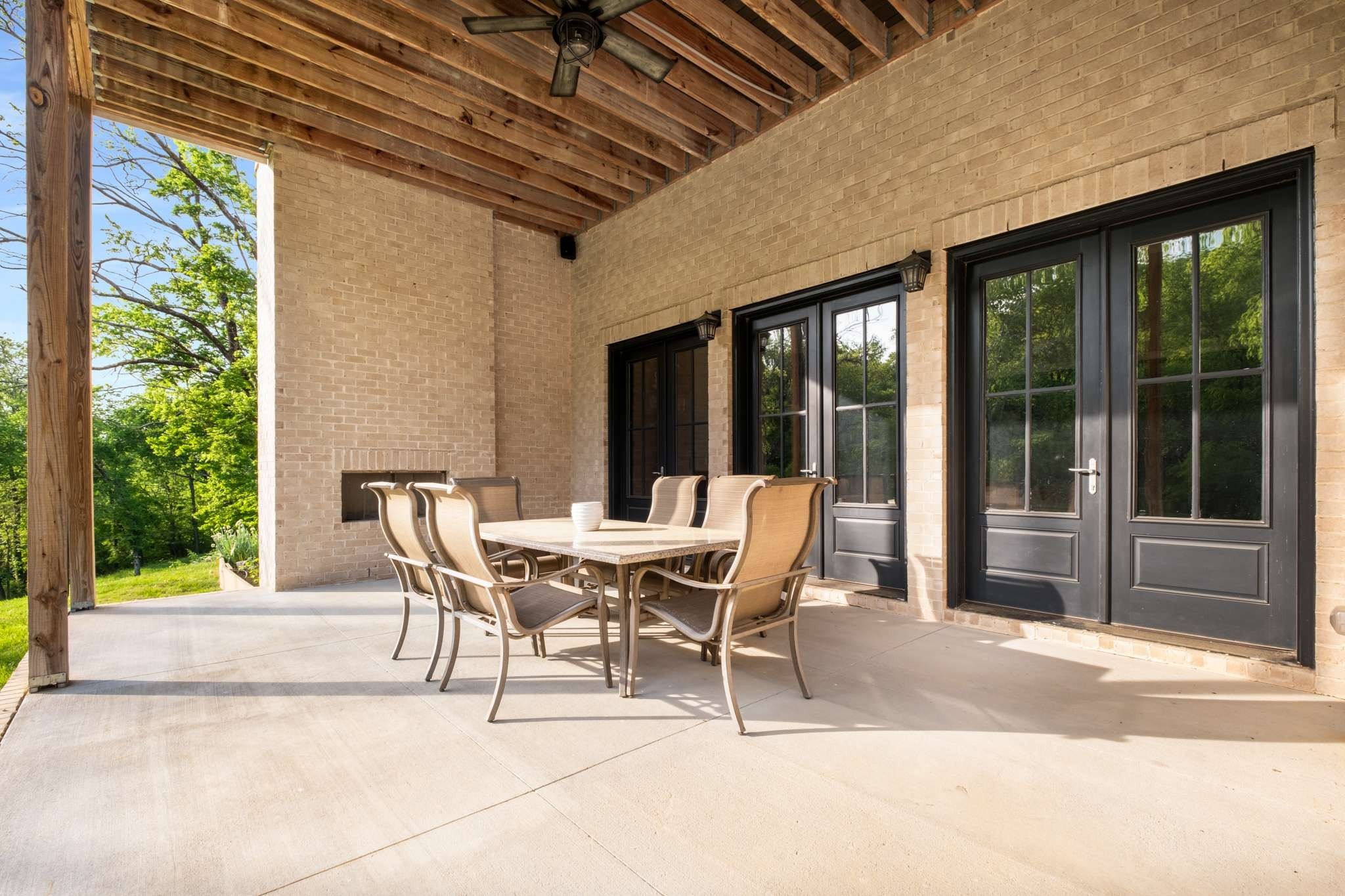1236 Saxon Dr