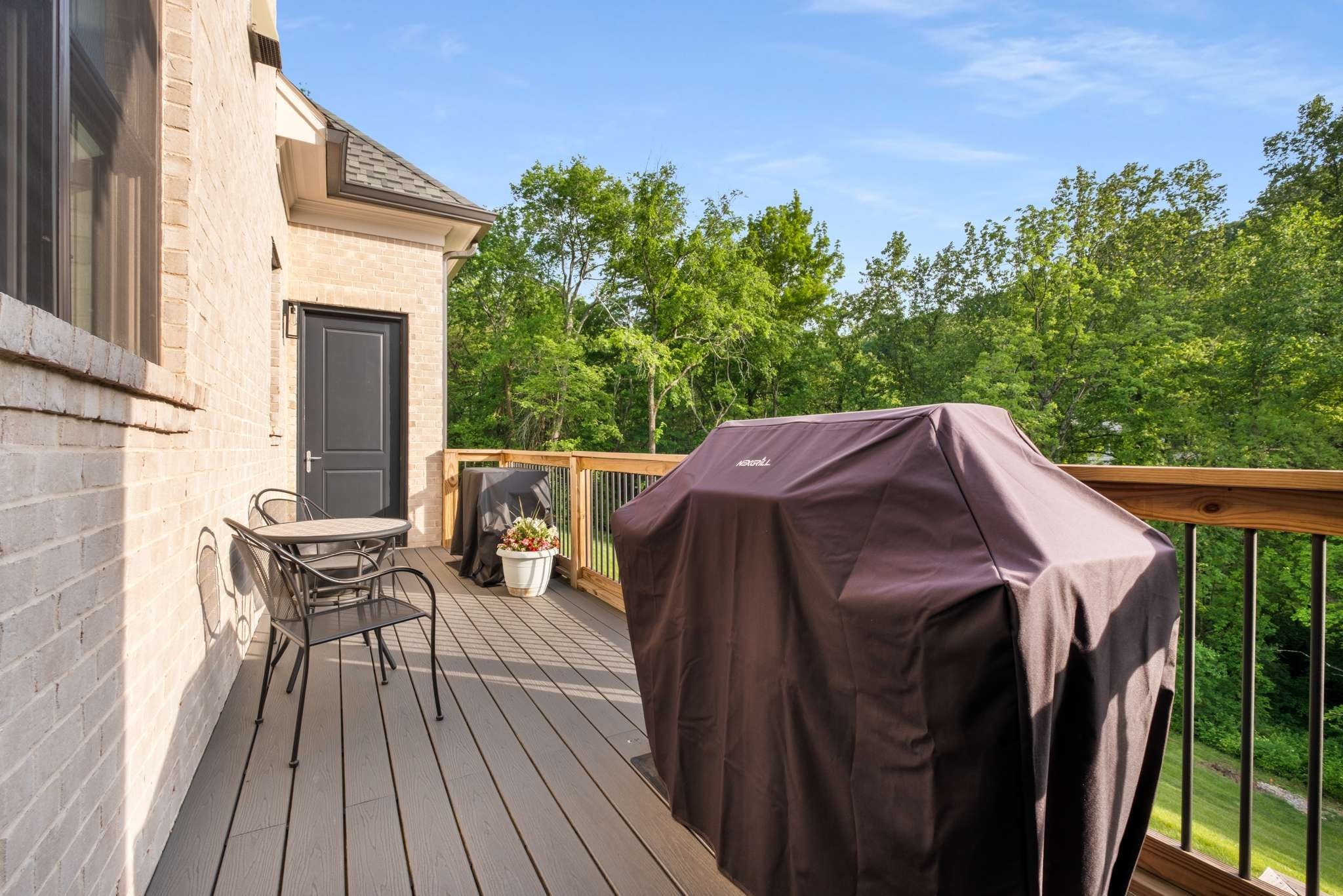 1236 Saxon Dr