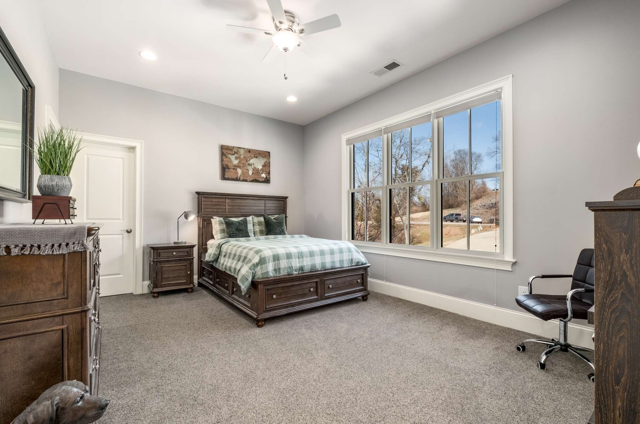 1236 Saxon Dr
