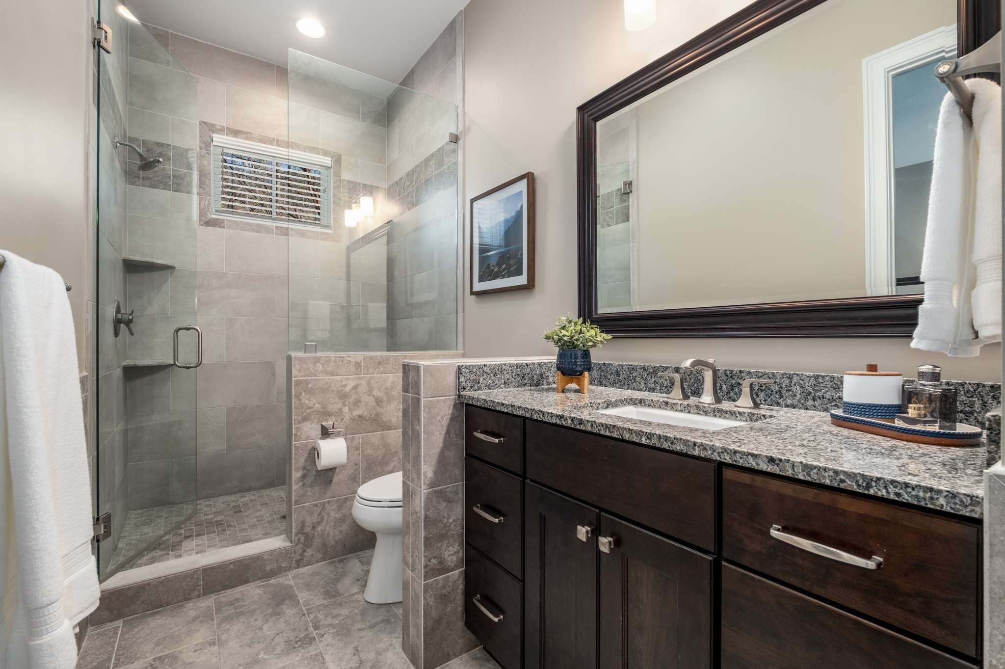 1236 Saxon Dr