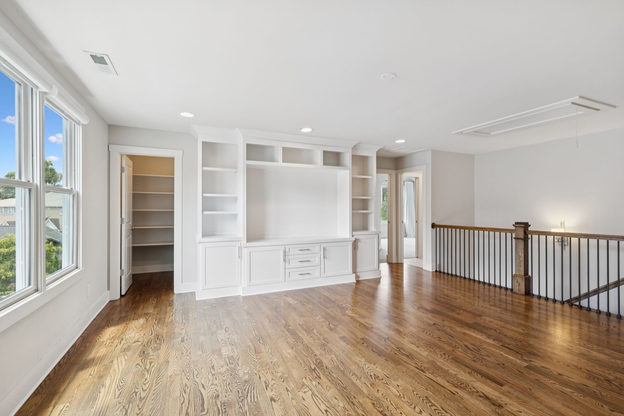 2310 Vaulx Ln