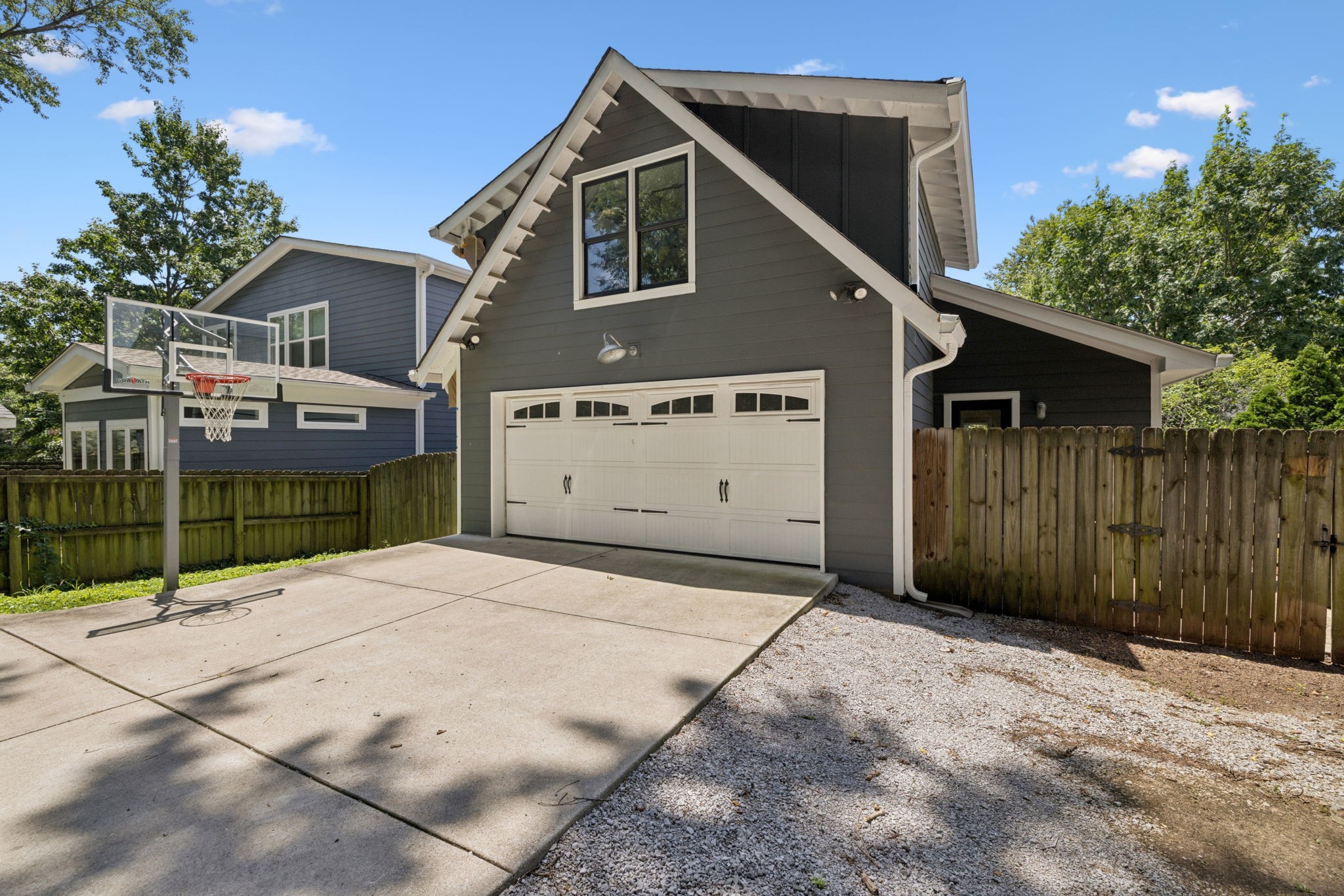 2310 Vaulx Ln