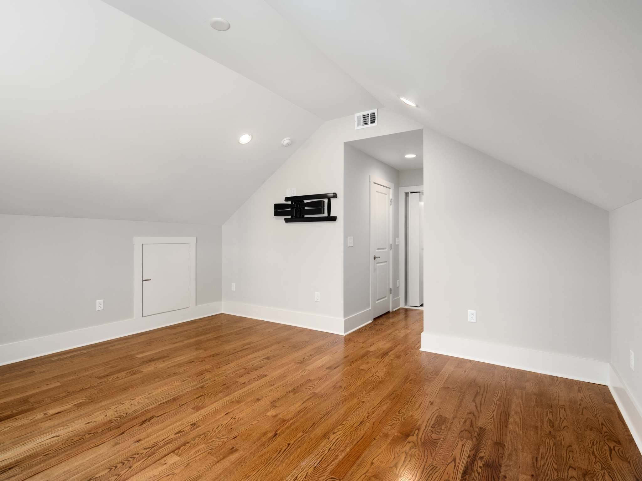 2310 Vaulx Ln