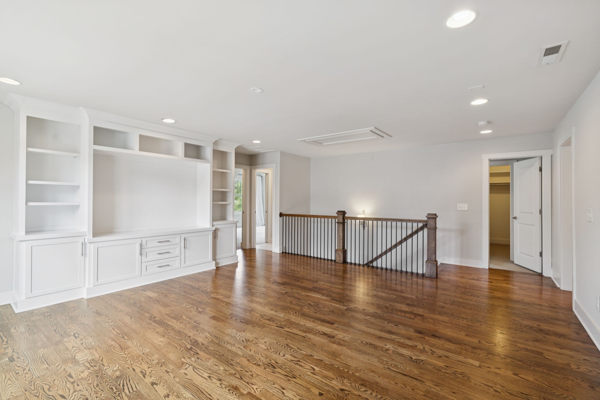 2310 Vaulx Ln