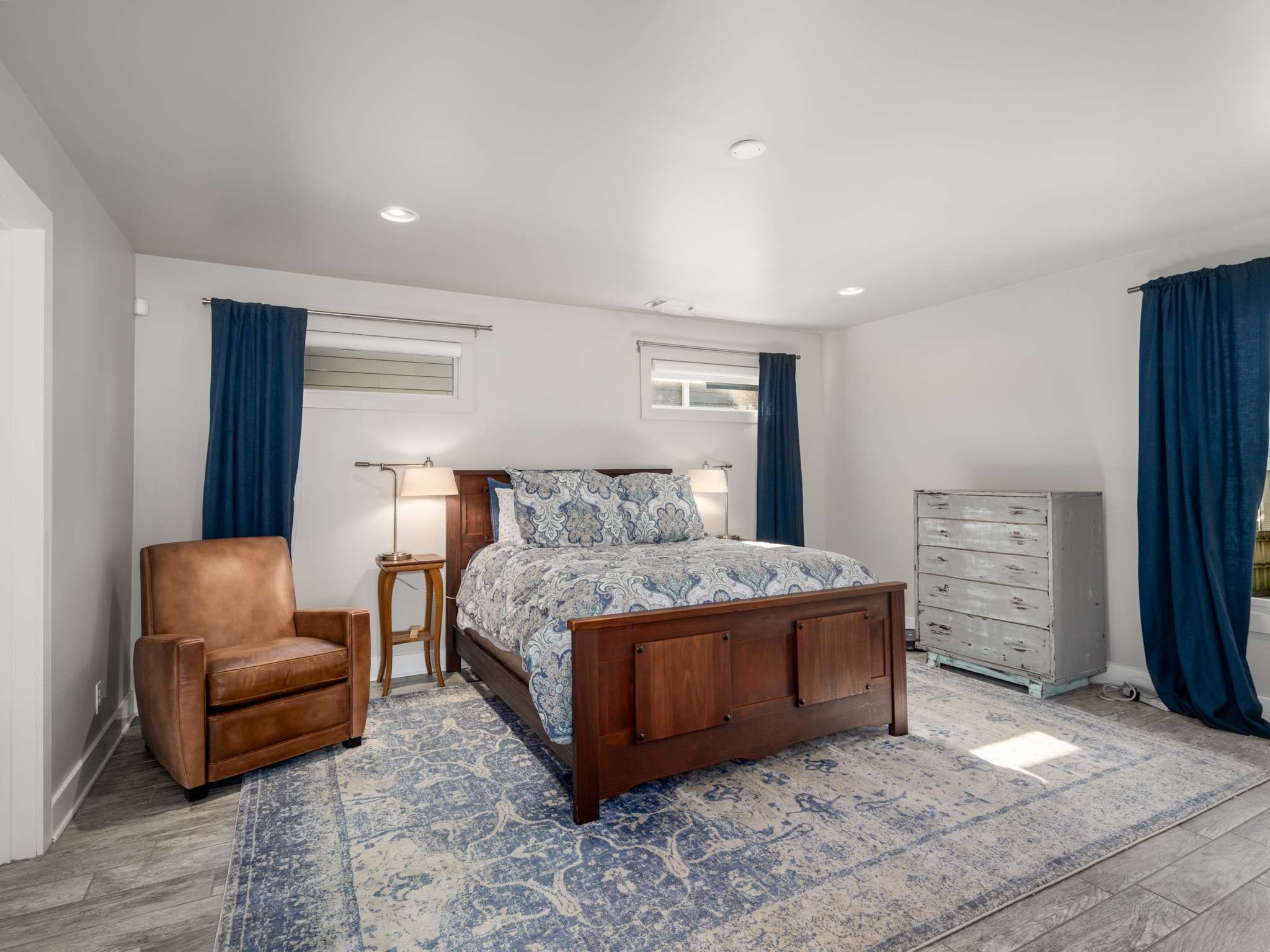 2310 Vaulx Ln