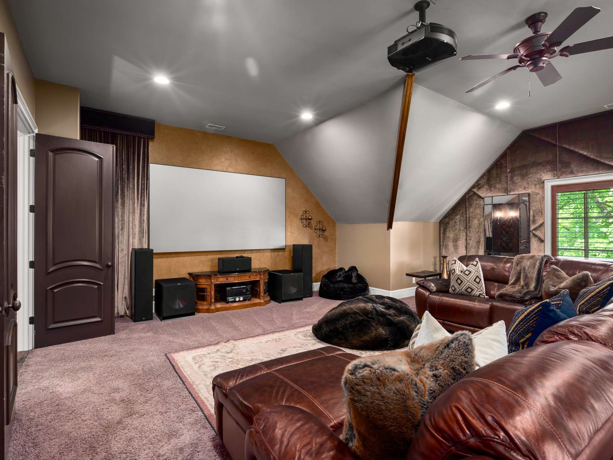 3807 Harding Pl