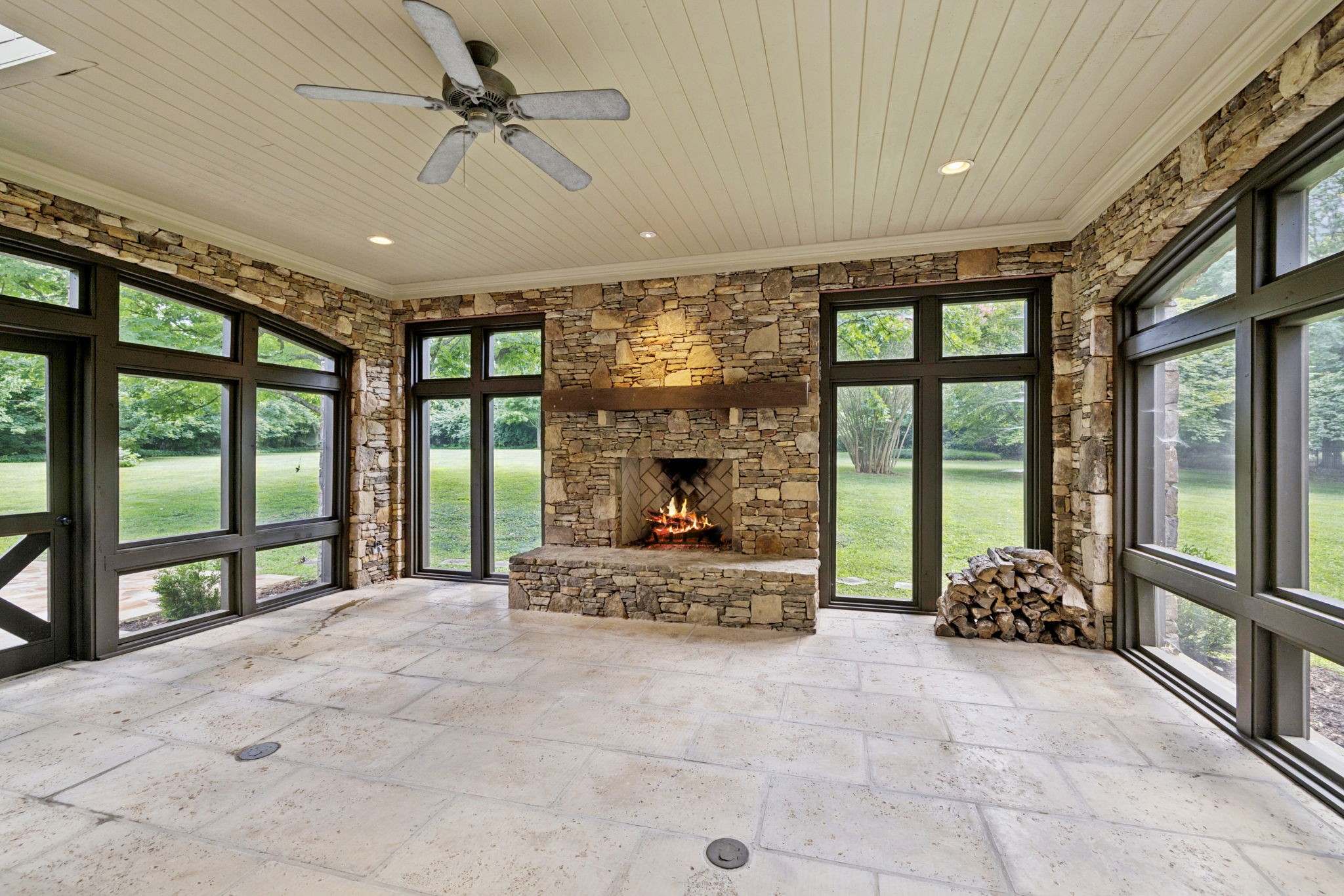 1011 Gateway Ln