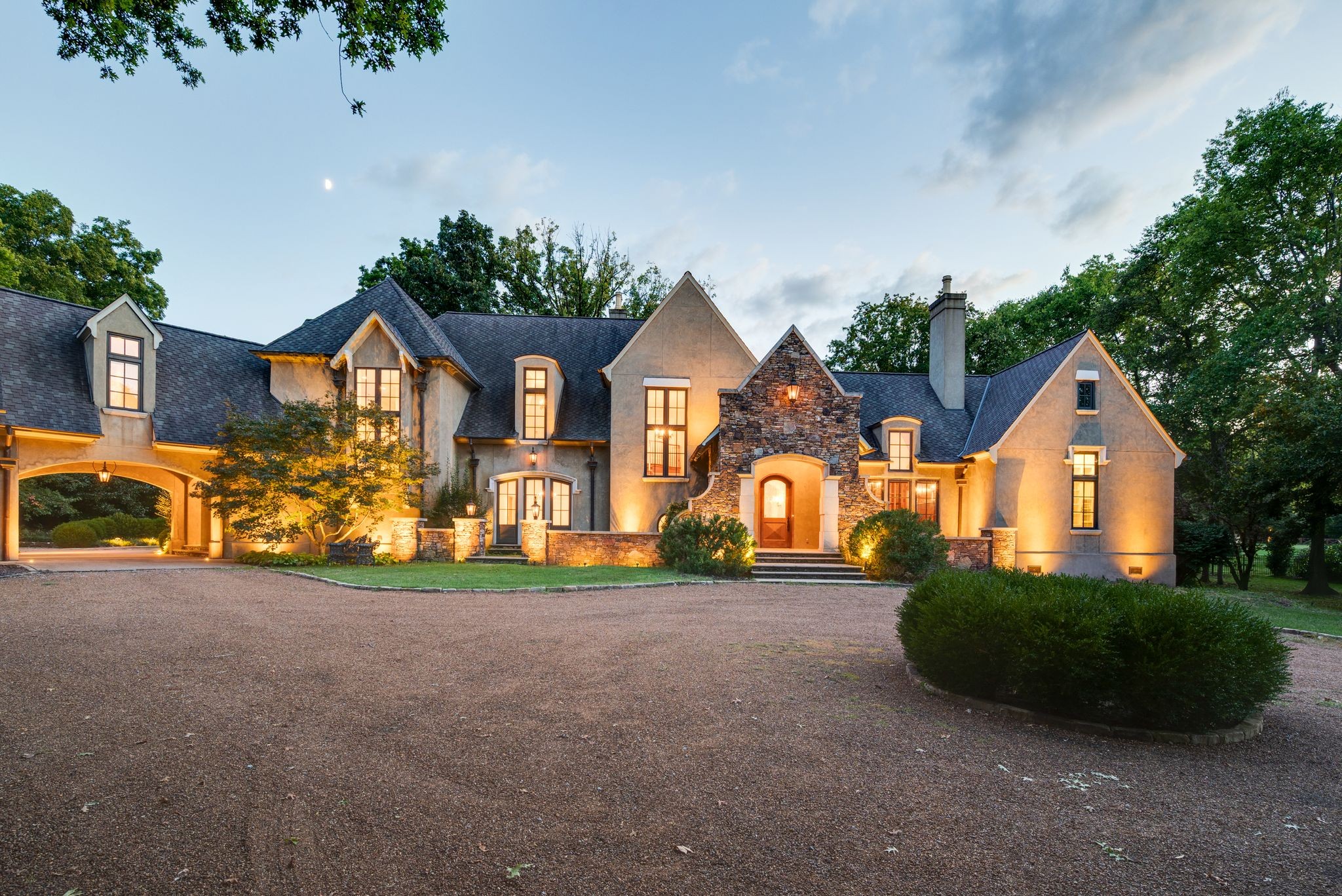 1011 Gateway Ln