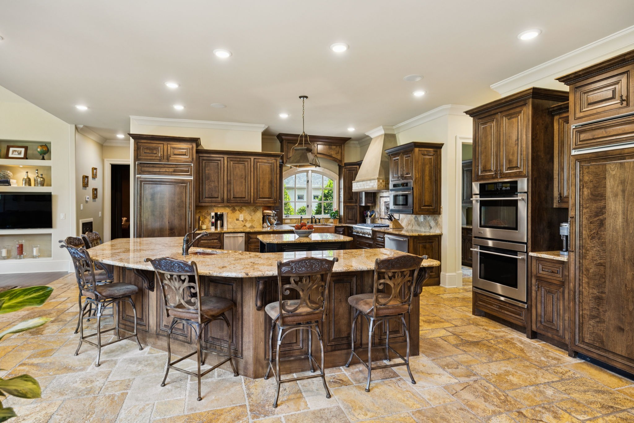 5230 Lysander Ln