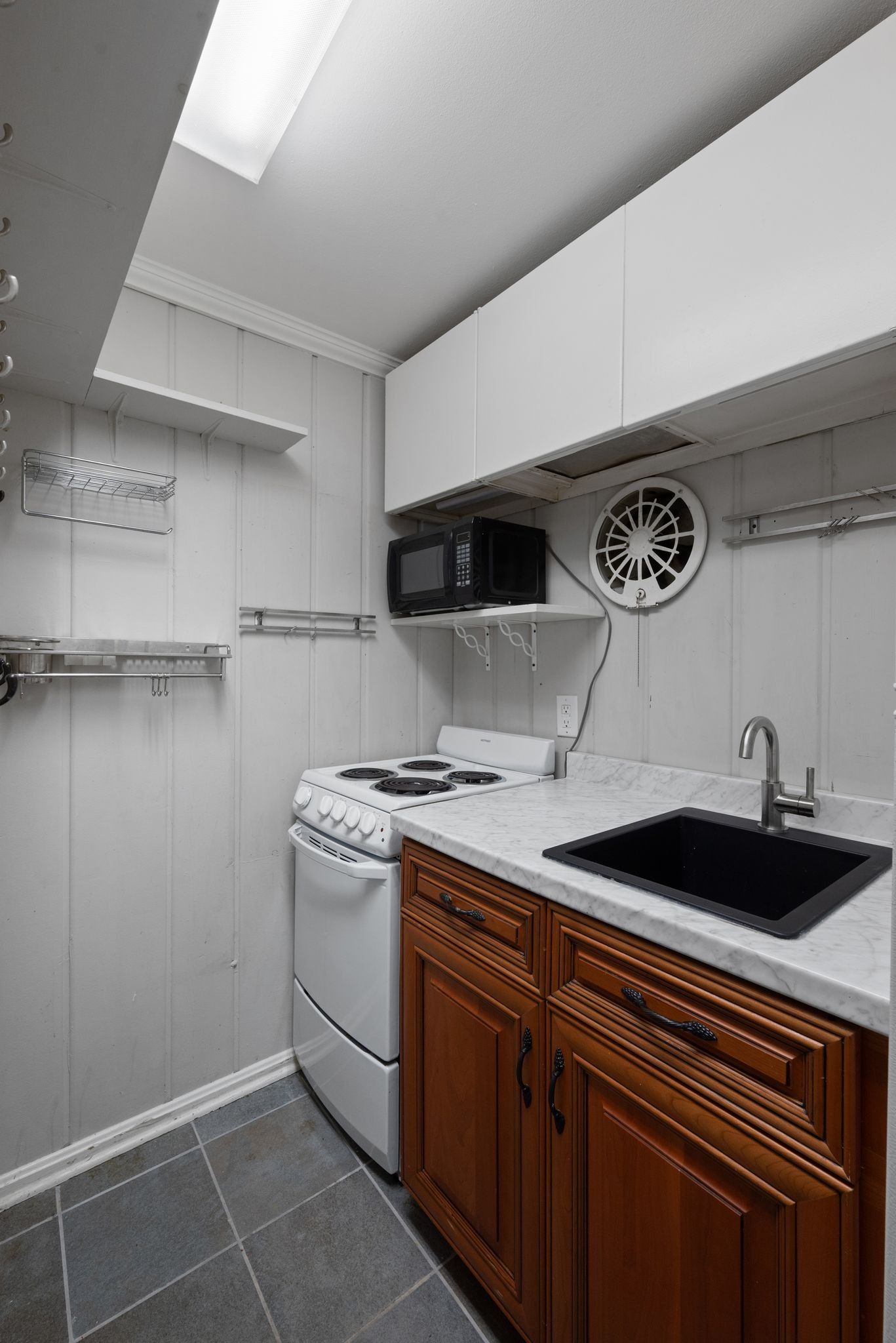 3800 West End Ave Unit: 7