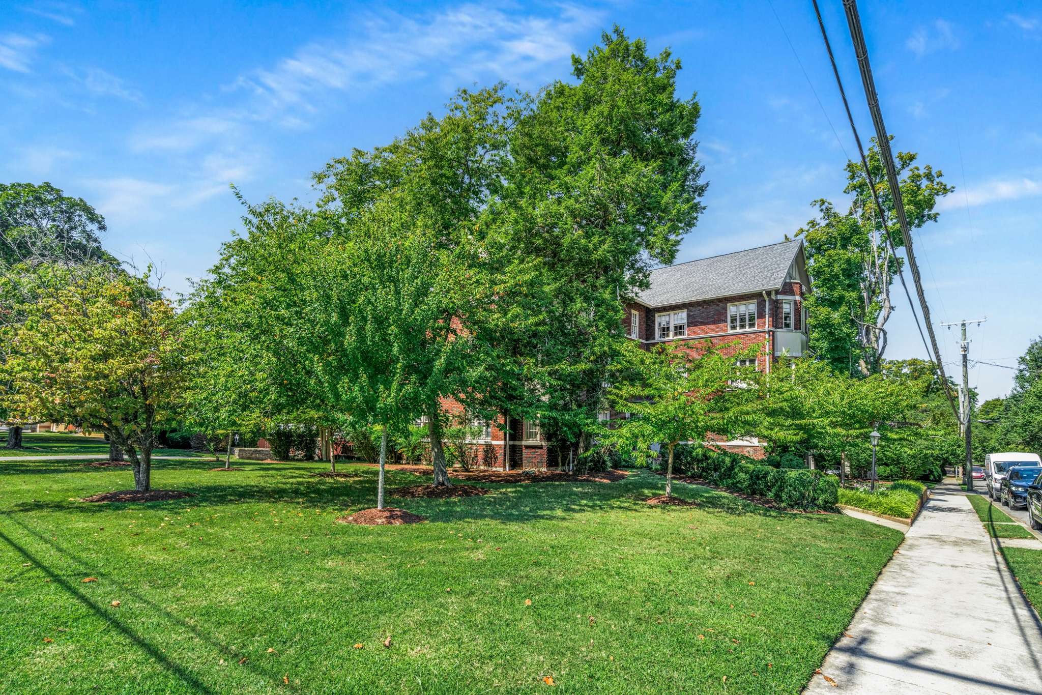 3800 West End Ave Unit: 7