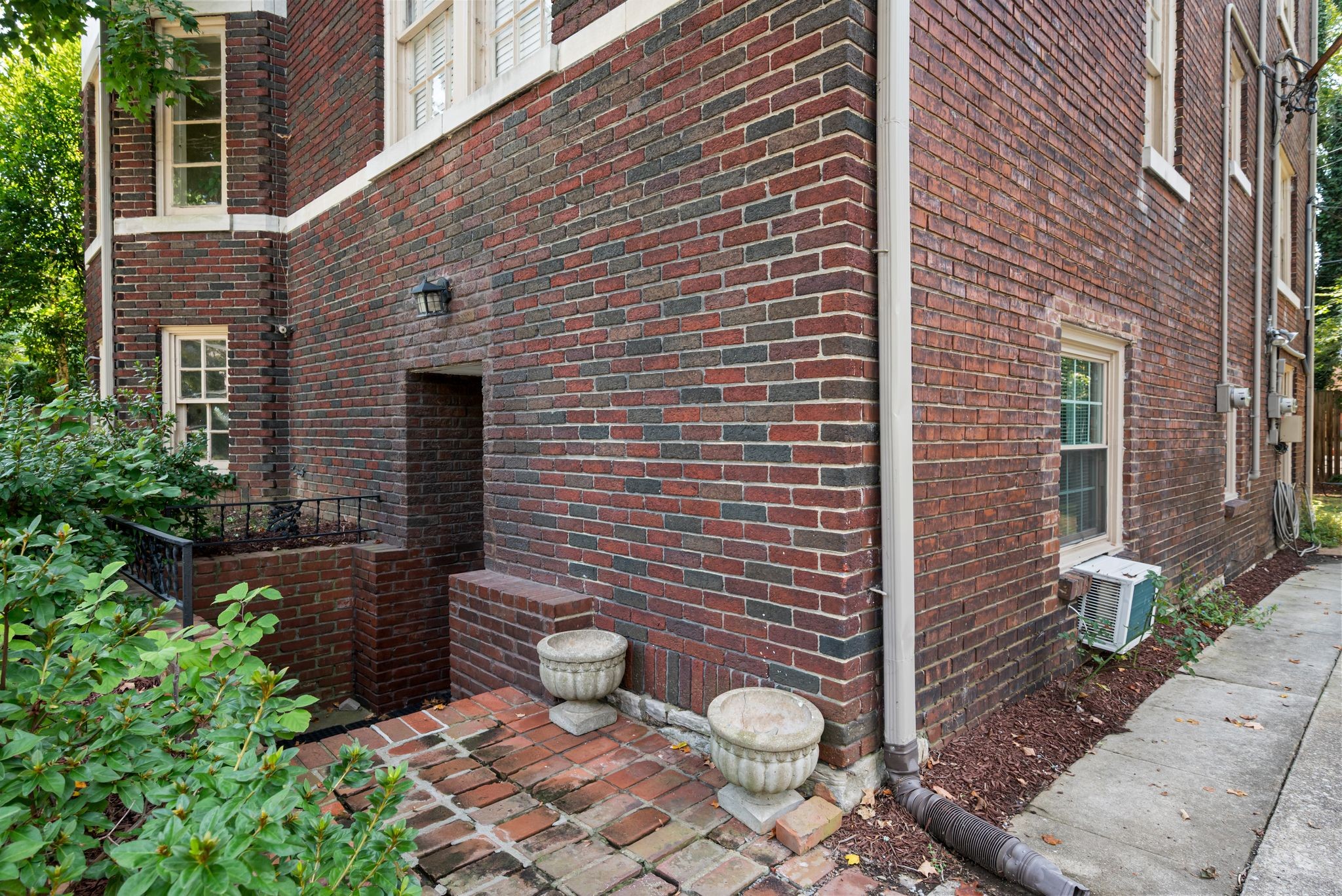 3800 West End Ave Unit: 7