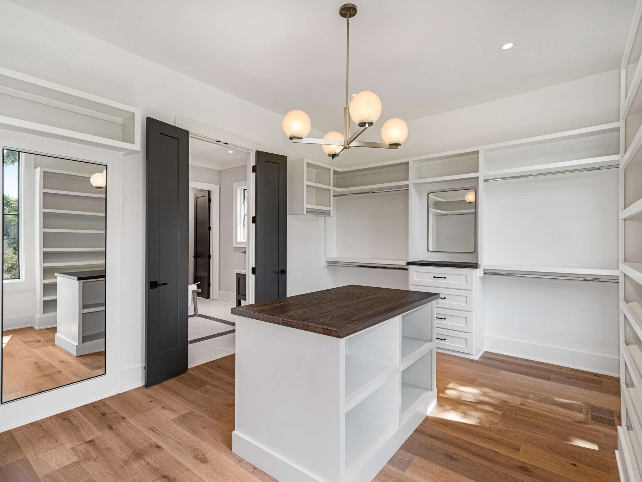 894 Van Leer Dr