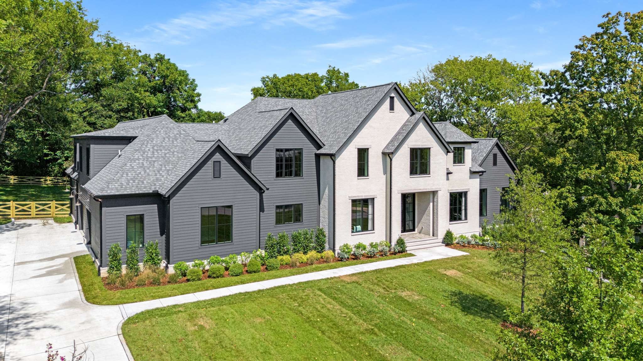 894 Van Leer Dr
