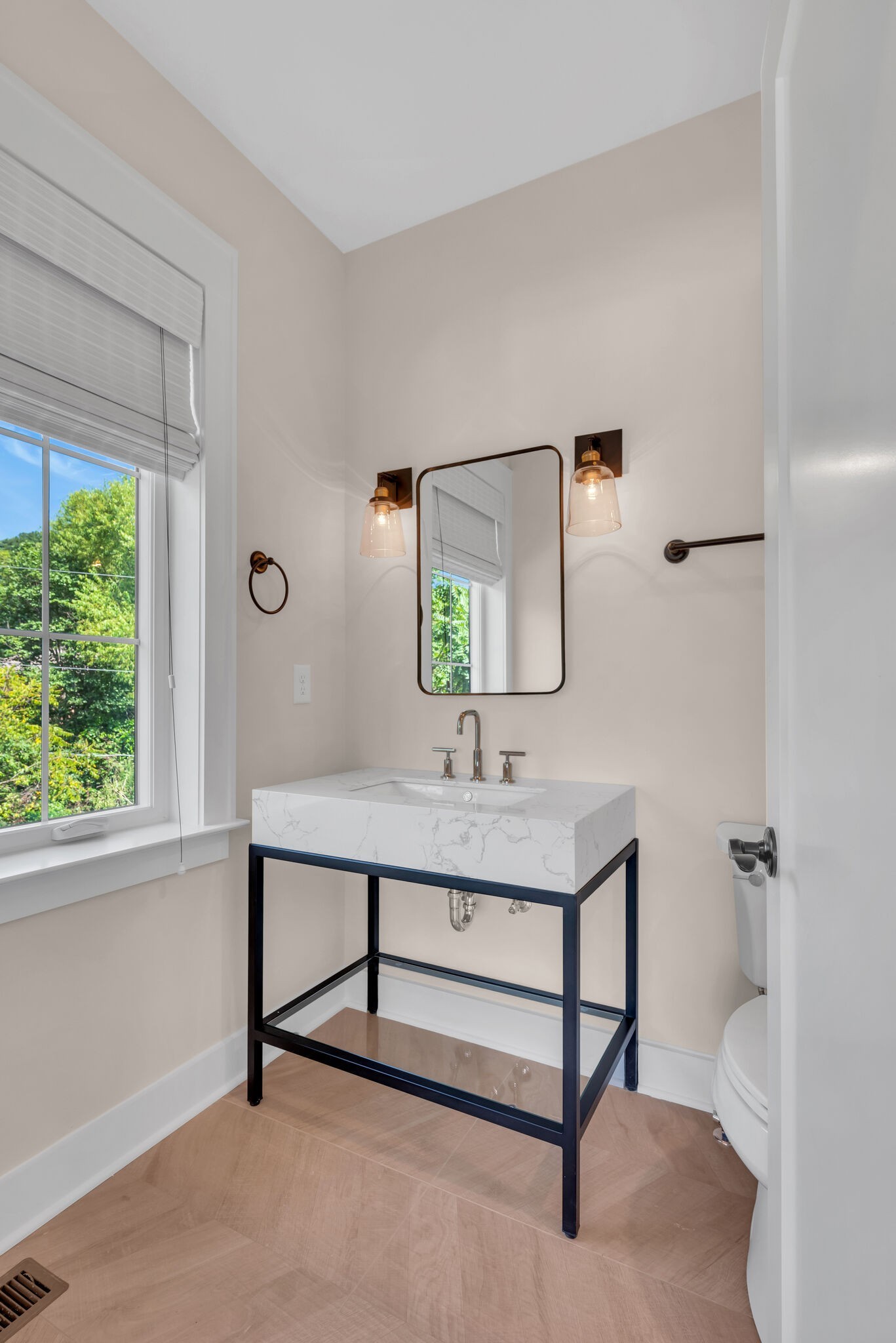 5611 Franklin Pike Unit: 106