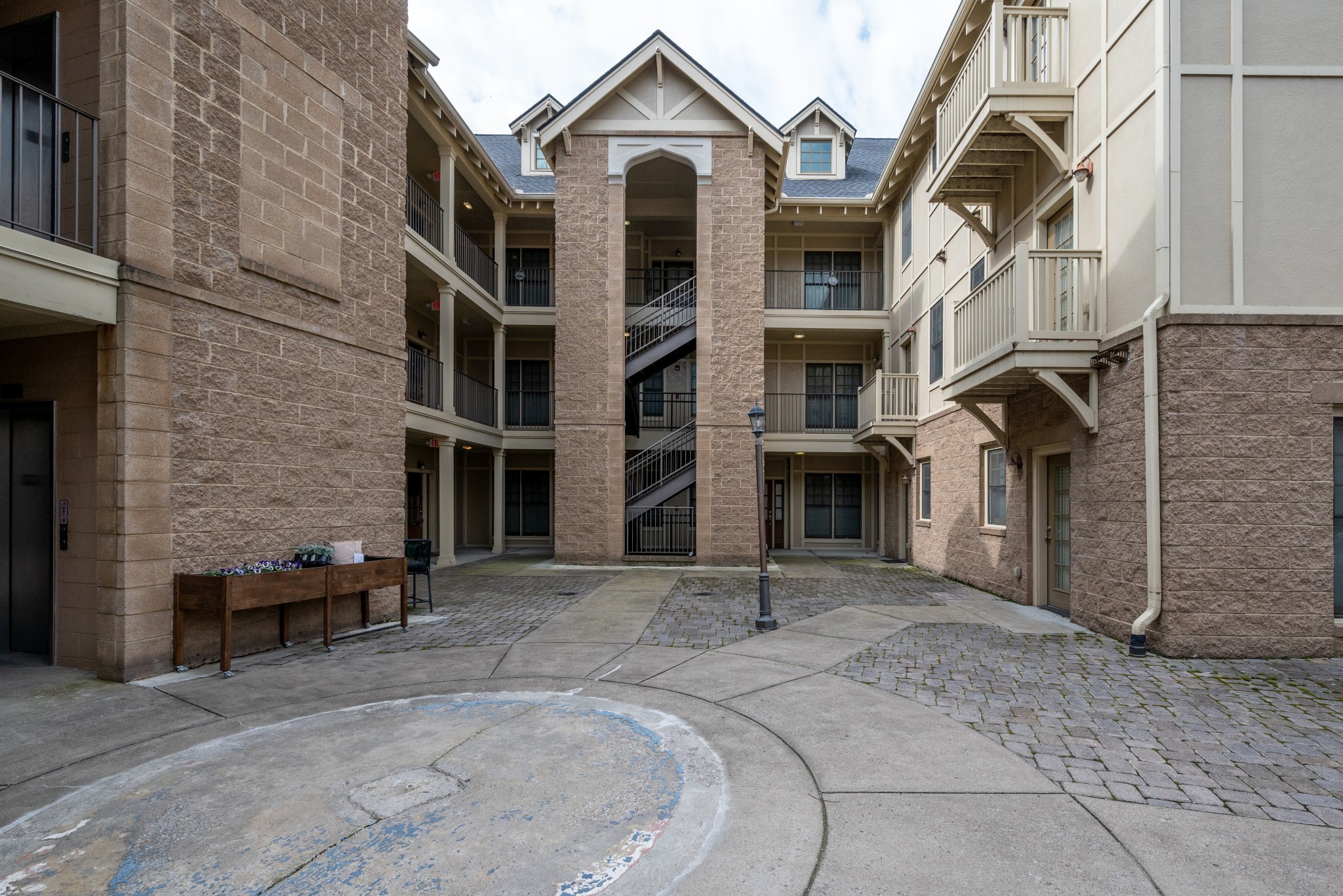 3127 Long Blvd Unit: 201