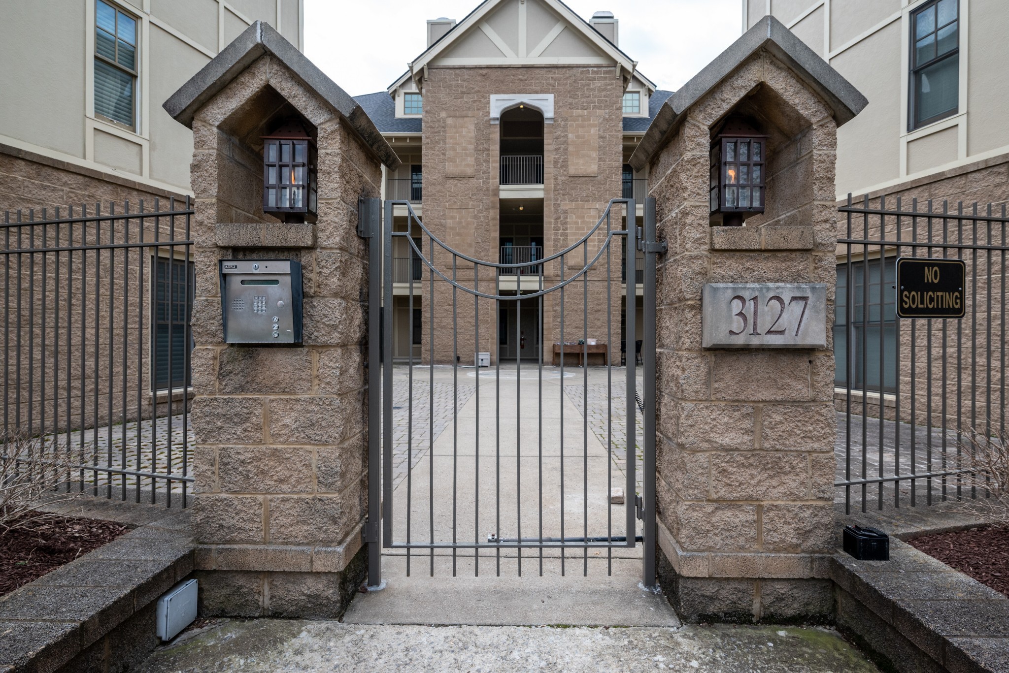 3127 Long Blvd Unit: 201